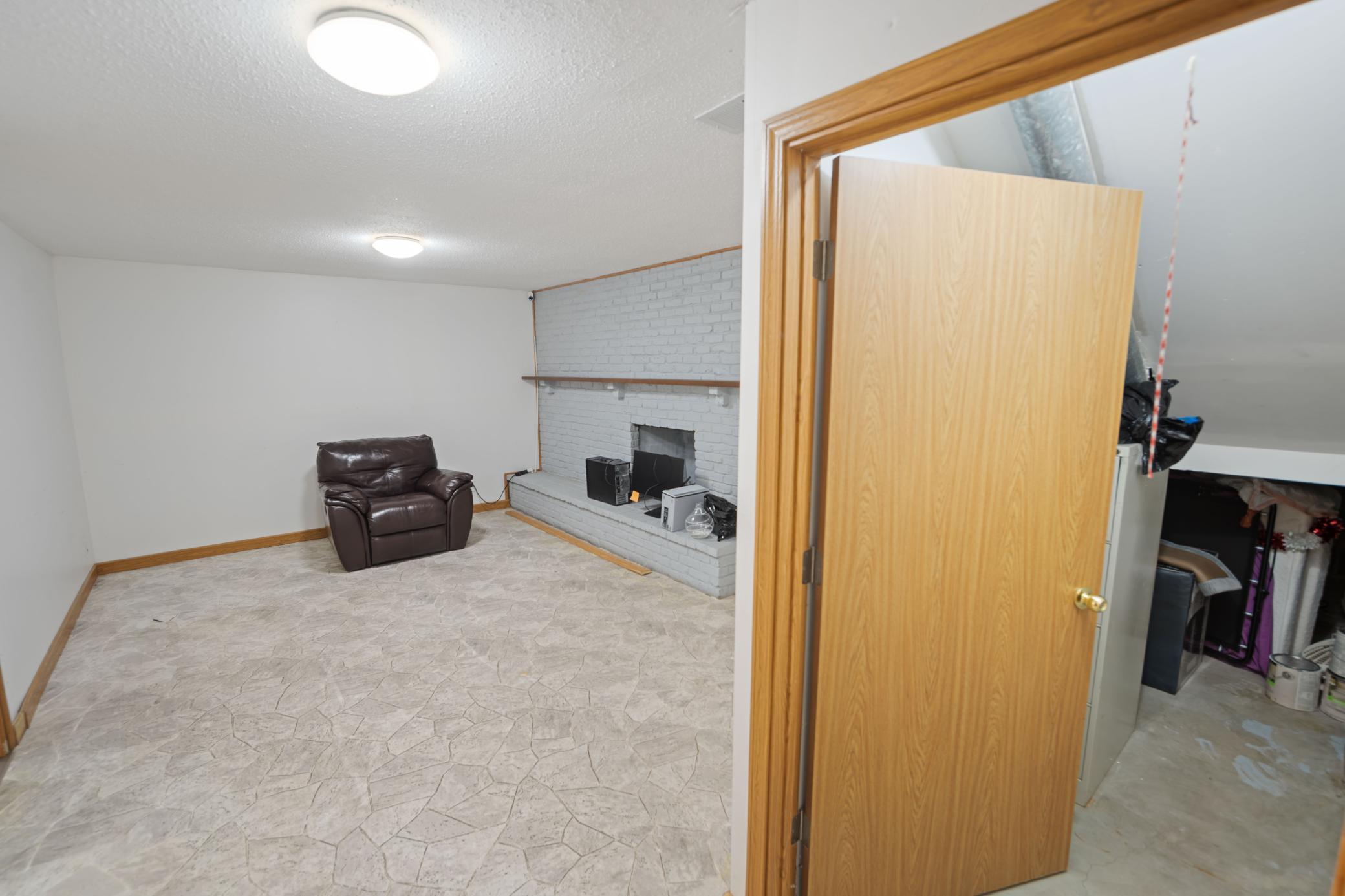 View of Residential at 6517 Edgewood Avenue, Brooklyn Park MN 55428, Brooklyn Park (12 of 21) - Mike Wilen | Minnesota Team Real Estate
