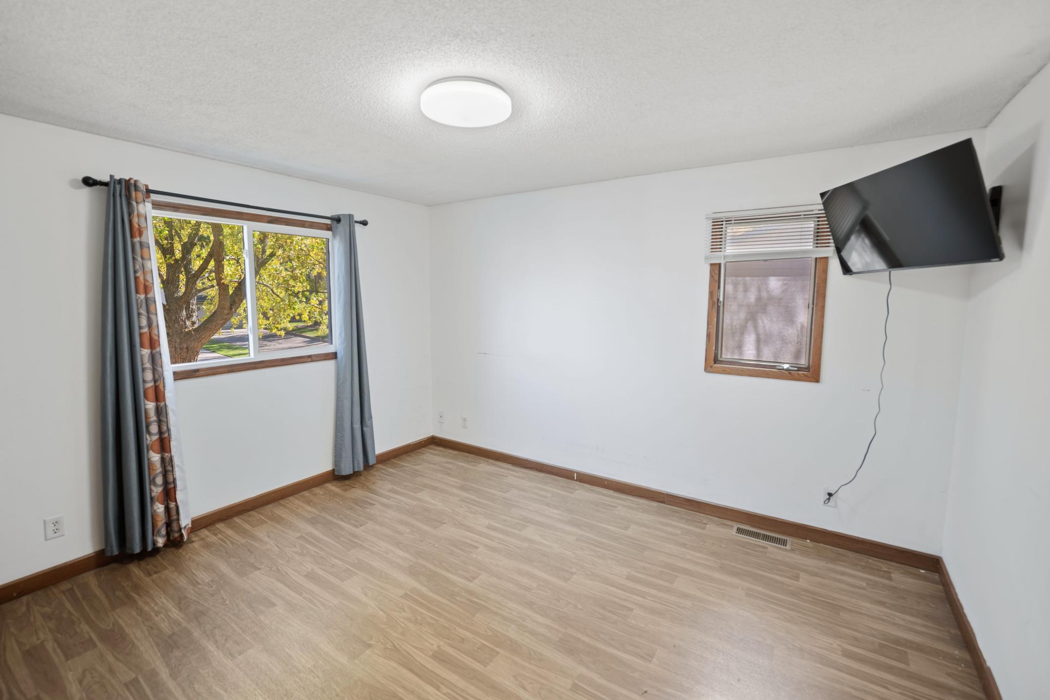 View of Residential at 6517 Edgewood Avenue, Brooklyn Park MN 55428, Brooklyn Park (7 of 21) - Mike Wilen | Minnesota Team Real Estate