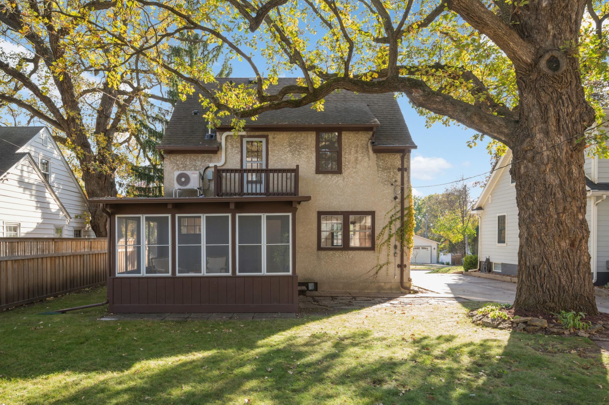 View of Residential at 2406 54th Street, Minneapolis MN 55410, Minneapolis (25 of 26) - Mike Wilen | Minnesota Team Real Estate