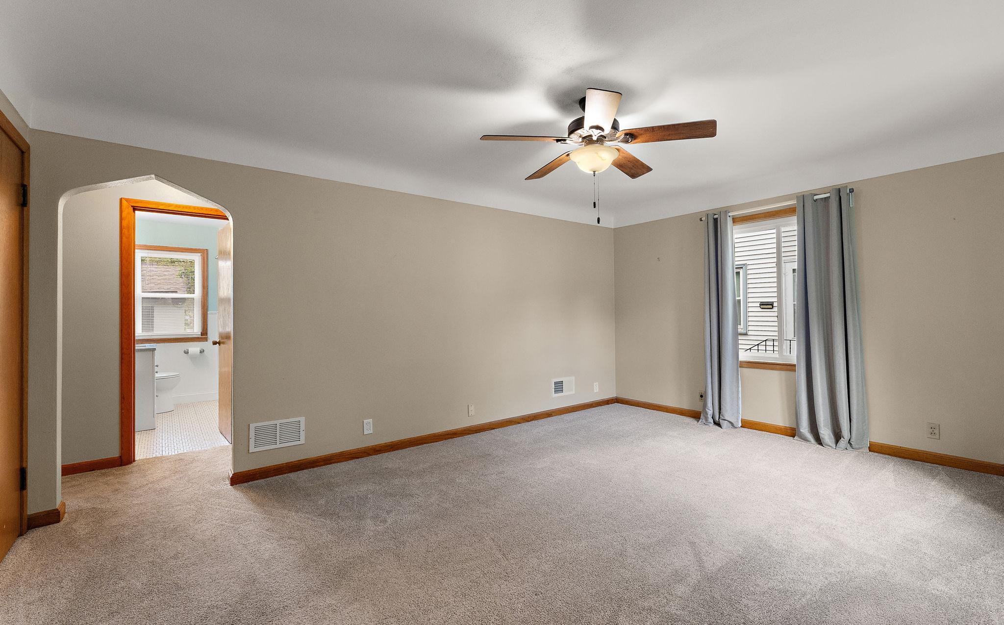 View of Residential at 828 3rd Avenue, South Saint Paul MN 55075, South Saint Paul (10 of 32) - Mike Wilen | Minnesota Team Real Estate