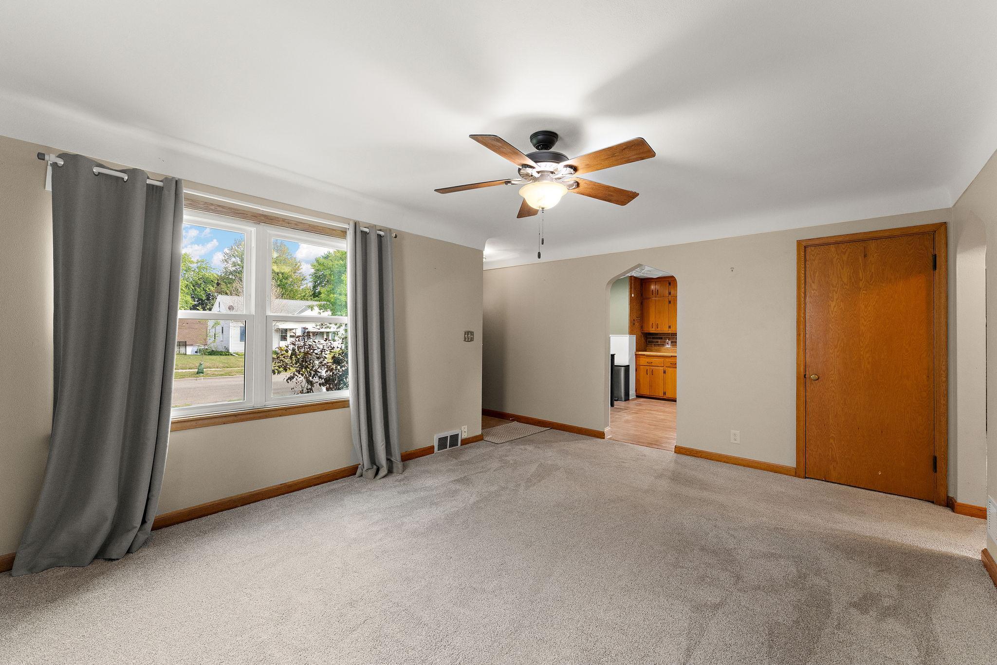 View of Residential at 828 3rd Avenue, South Saint Paul MN 55075, South Saint Paul (9 of 32) - Mike Wilen | Minnesota Team Real Estate