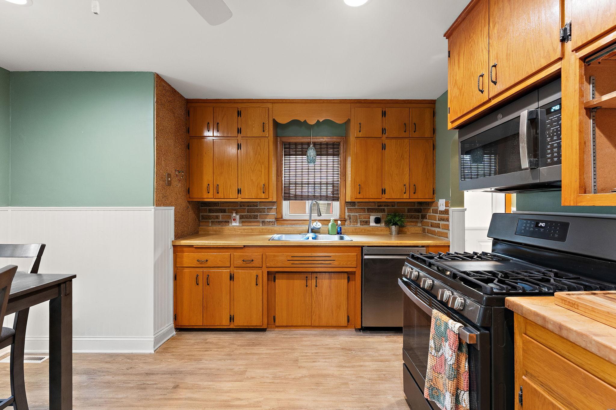 View of Residential at 828 3rd Avenue, South Saint Paul MN 55075, South Saint Paul (6 of 32) - Mike Wilen | Minnesota Team Real Estate