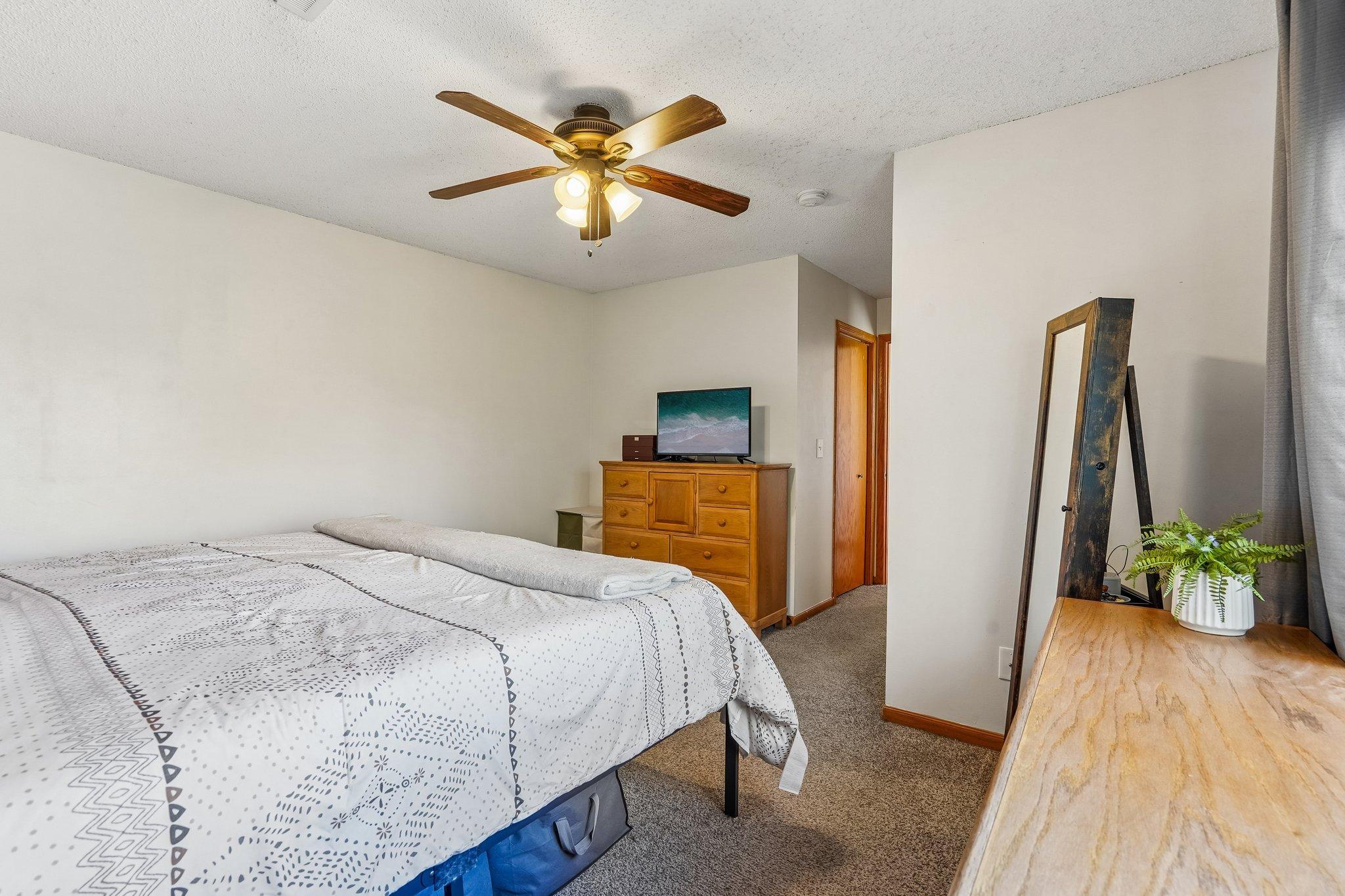 View of Residential at 987 Hillwind Road, Fridley MN 55432, Fridley (24 of 41) - Mike Wilen | Minnesota Team Real Estate