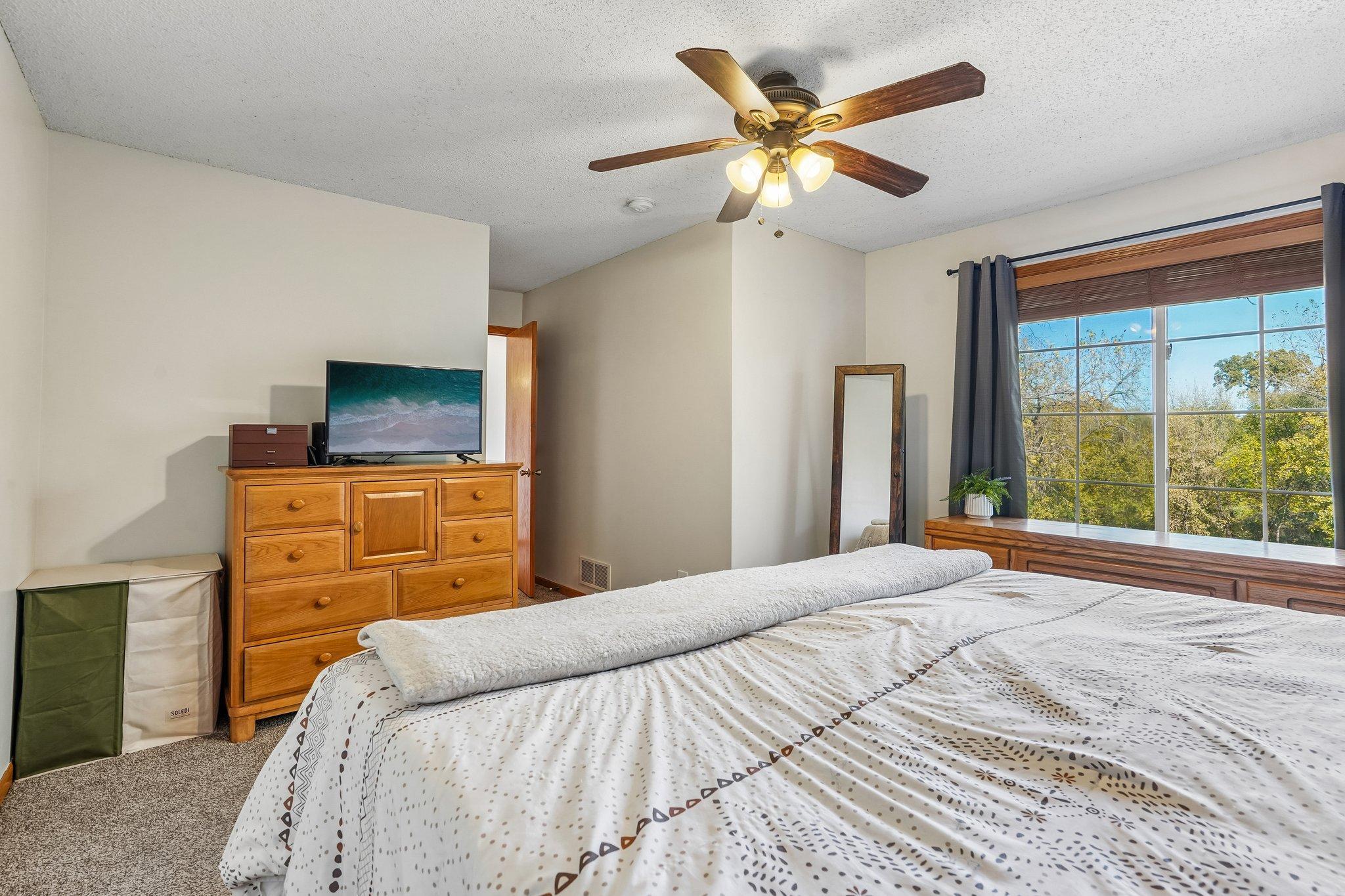 View of Residential at 987 Hillwind Road, Fridley MN 55432, Fridley (23 of 41) - Mike Wilen | Minnesota Team Real Estate