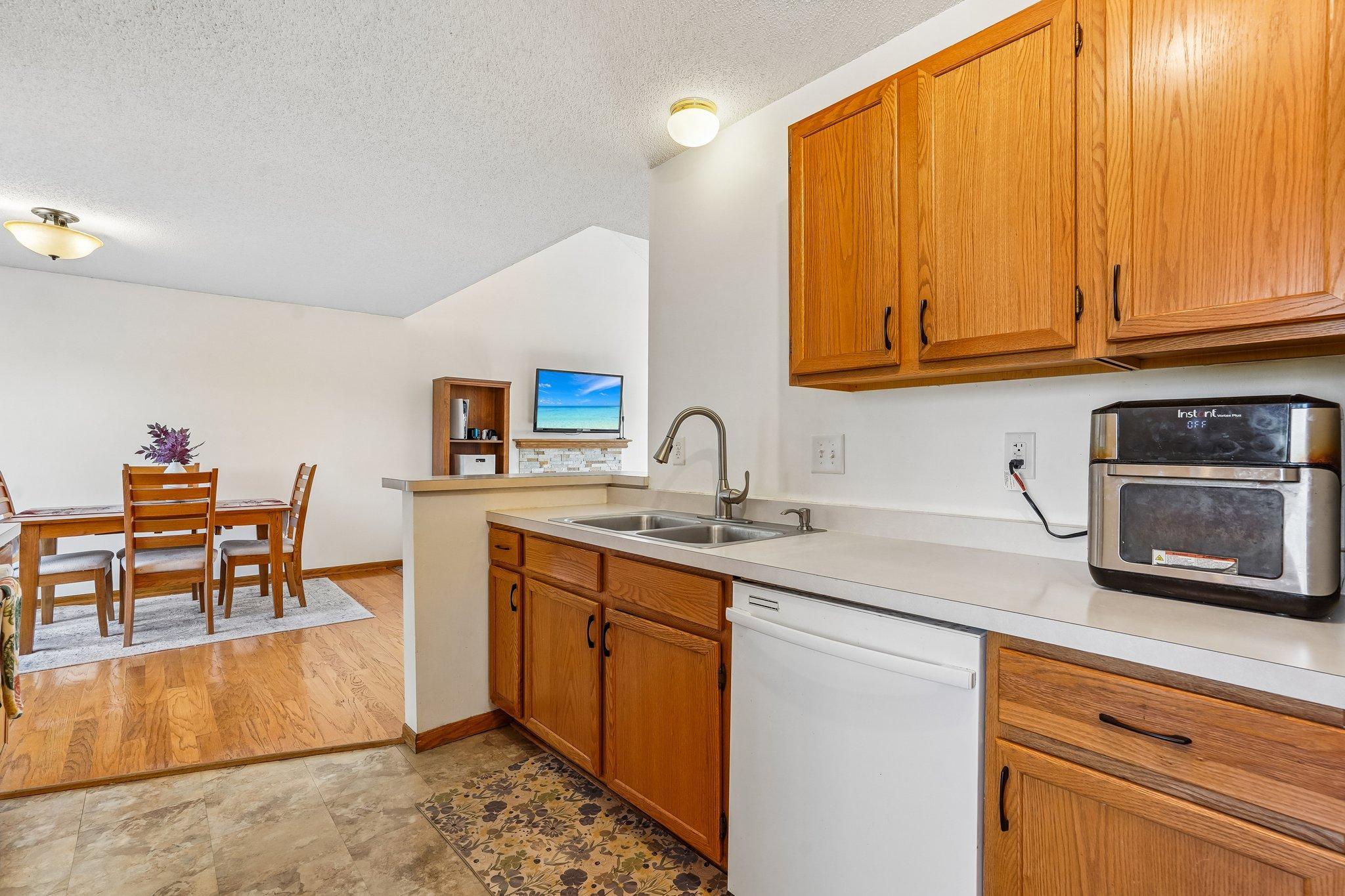 View of Residential at 987 Hillwind Road, Fridley MN 55432, Fridley (20 of 41) - Mike Wilen | Minnesota Team Real Estate