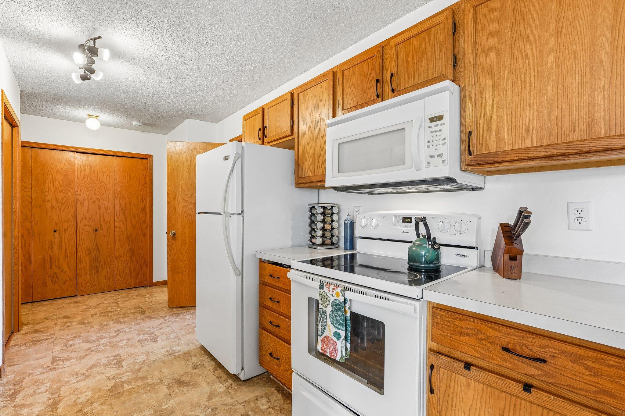 View of Residential at 987 Hillwind Road, Fridley MN 55432, Fridley (18 of 41) - Mike Wilen | Minnesota Team Real Estate