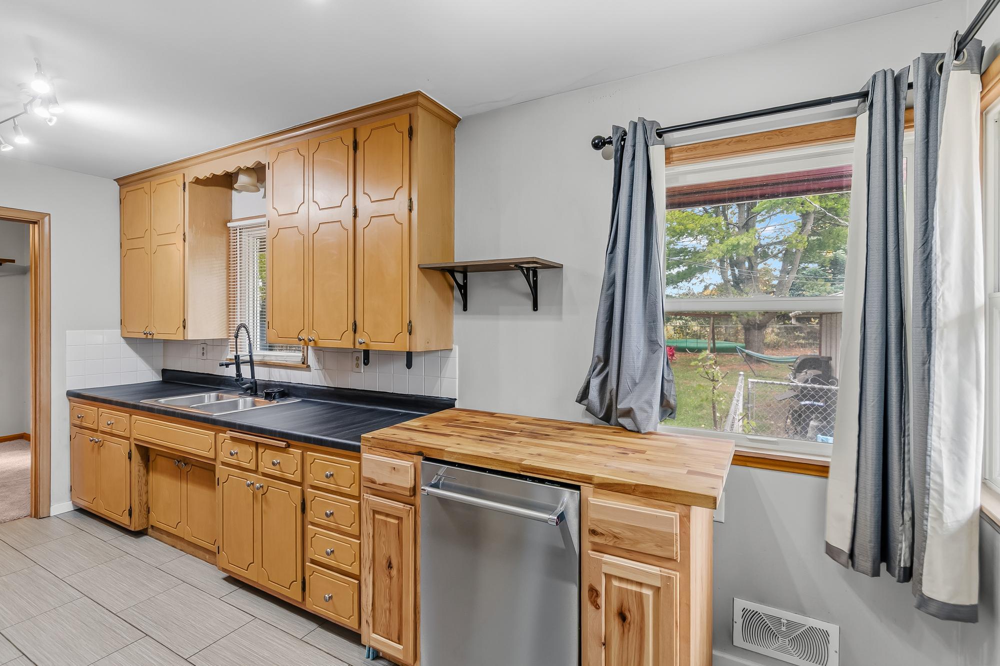 View of Residential at 3730 Cranbrook Drive, White Bear Lake MN 55110, White Bear Lake (7 of 29) - Mike Wilen | Minnesota Team Real Estate