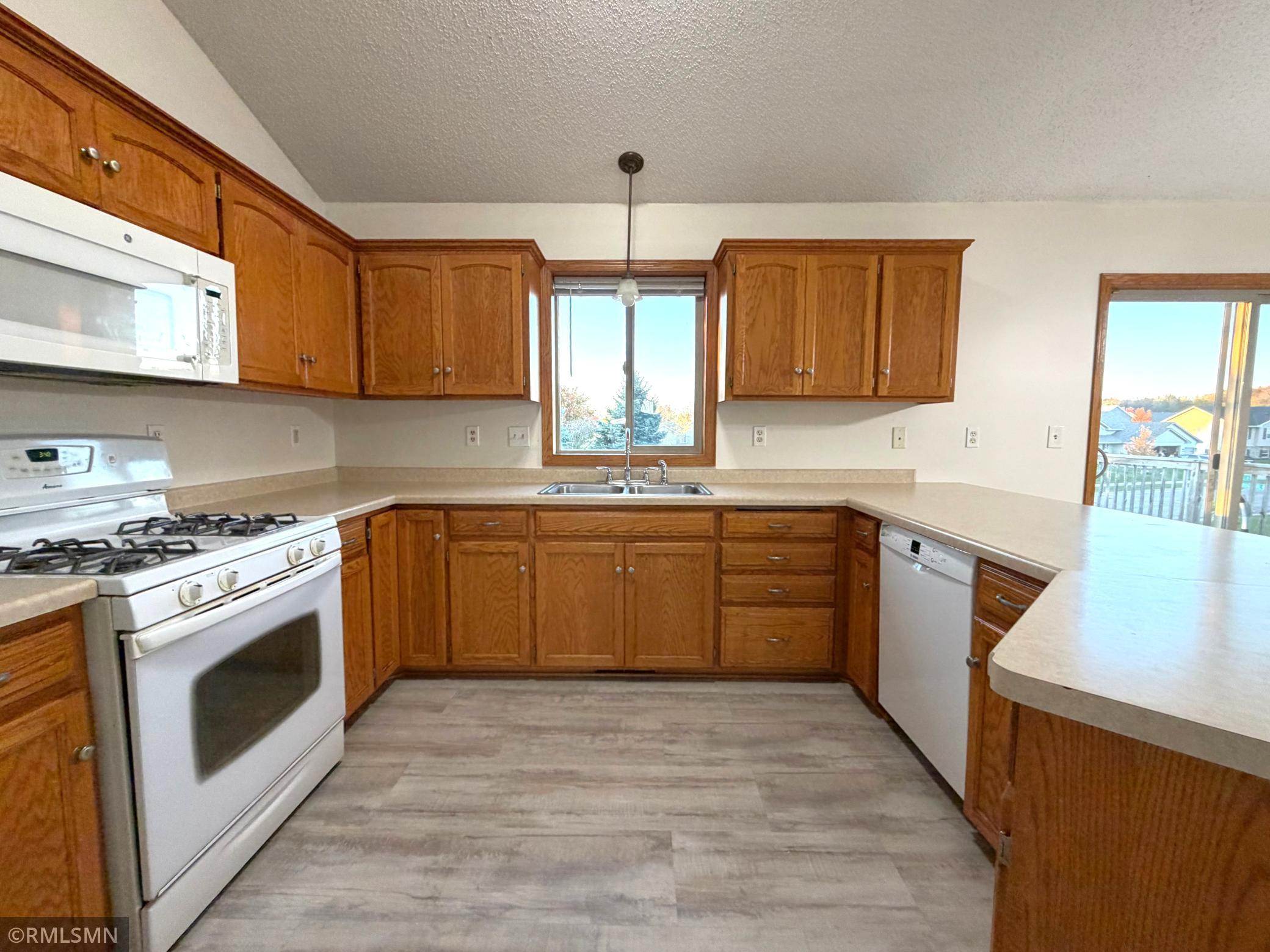 View of Residential at 1252 Southridge Court, Belle Plaine MN 56011, Belle Plaine (6 of 23) - Mike Wilen | Minnesota Team Real Estate