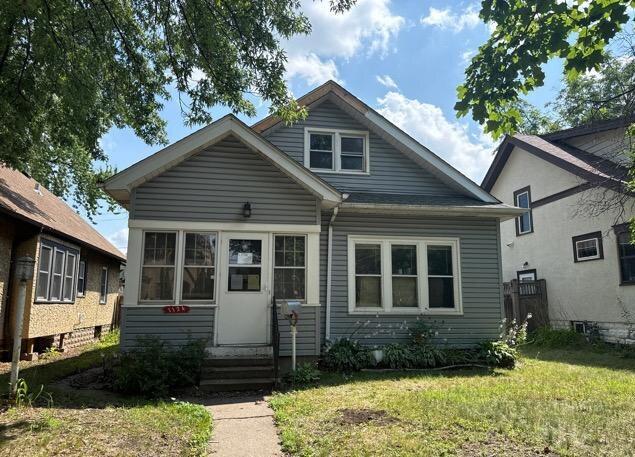 View of Single Family at 1124 Maryland Avenue, Saint Paul - Mike Wilen | Minnesota Team Real Estate