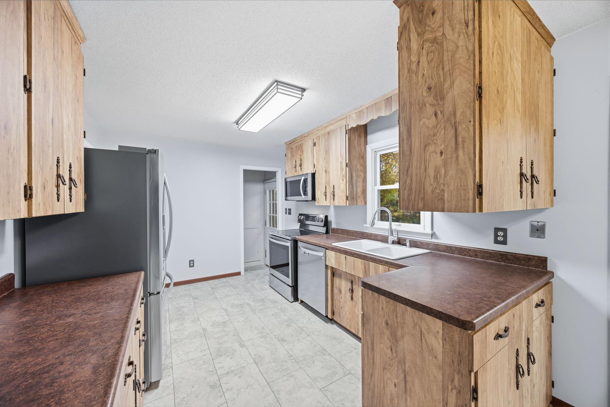 View of Residential at 8017 Noid Drive, Brooklyn Park MN 55428, Brooklyn Park (4 of 26) - Mike Wilen | Minnesota Team Real Estate