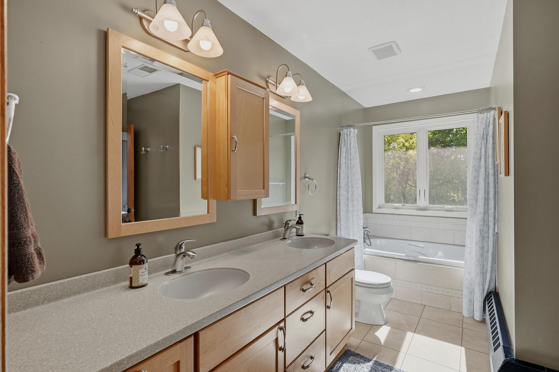 View of Residential at 2508 Knoll Circle, Maplewood MN 55109, Maplewood (45 of 64) - Mike Wilen | Minnesota Team Real Estate