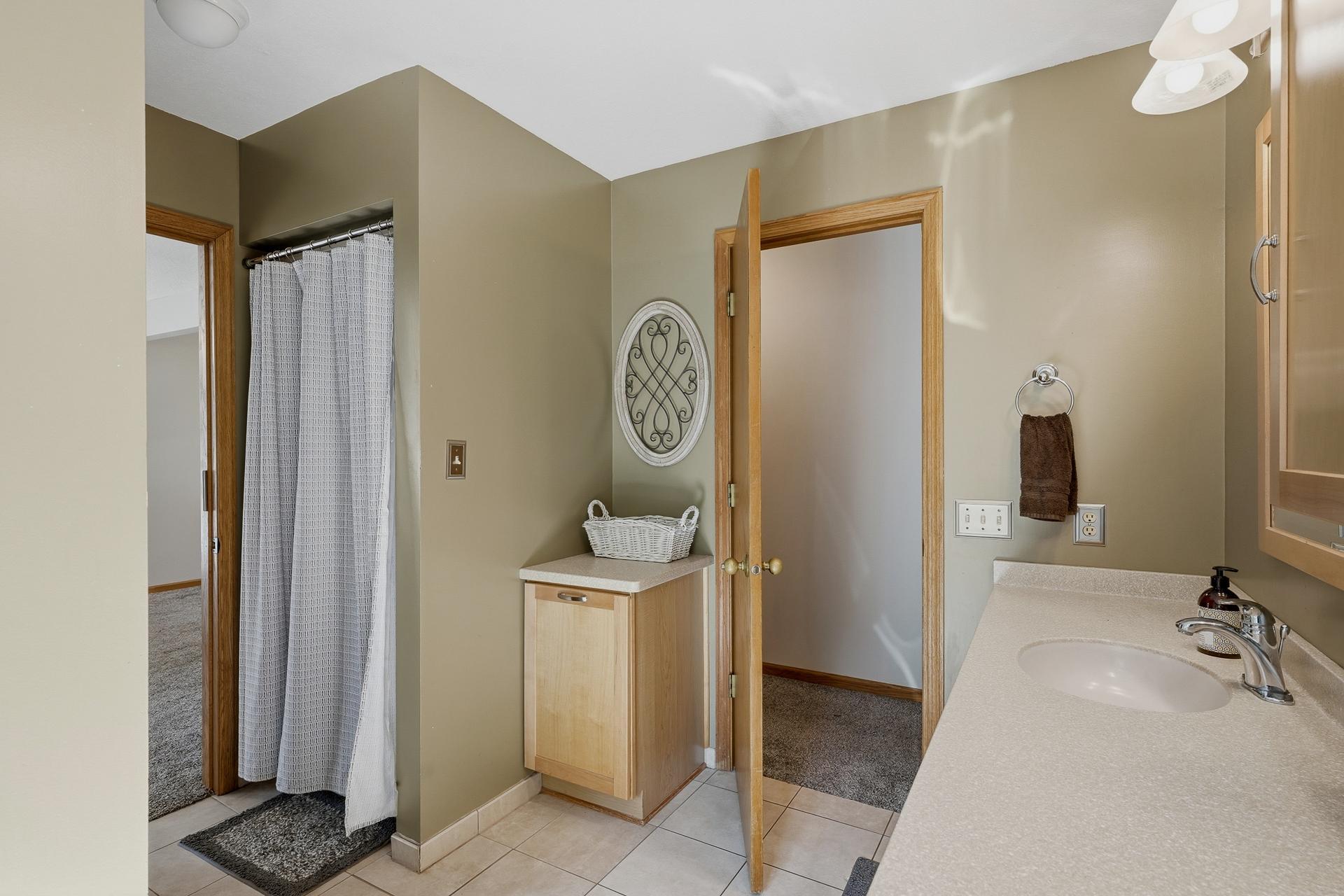 View of Residential at 2508 Knoll Circle, Maplewood MN 55109, Maplewood (44 of 64) - Mike Wilen | Minnesota Team Real Estate