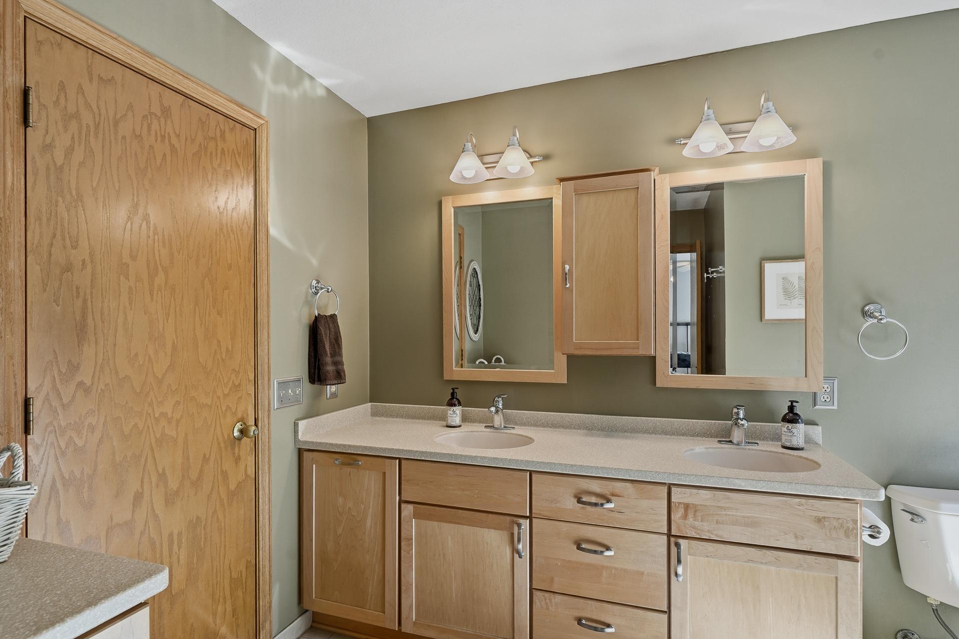 View of Residential at 2508 Knoll Circle, Maplewood MN 55109, Maplewood (43 of 64) - Mike Wilen | Minnesota Team Real Estate