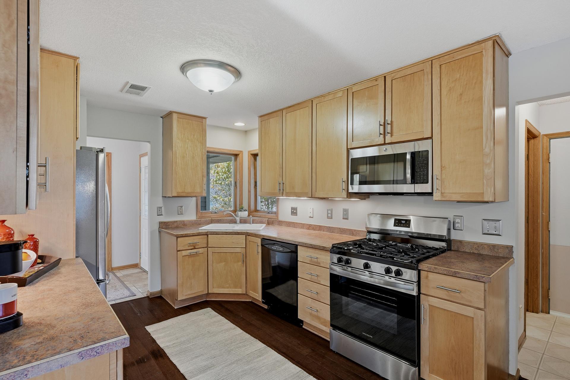 View of Residential at 2508 Knoll Circle, Maplewood MN 55109, Maplewood (30 of 64) - Mike Wilen | Minnesota Team Real Estate