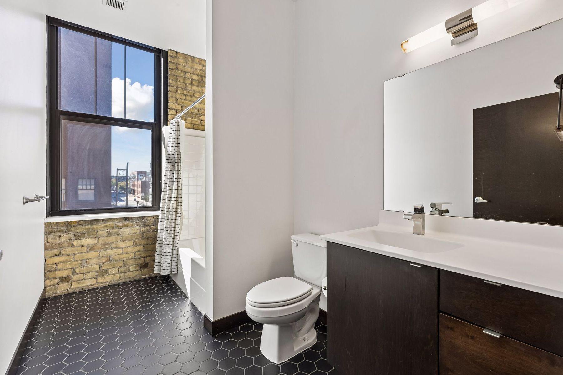 View of Residential at 618 Washington Avenue #301, Minneapolis MN 55401, Minneapolis (10 of 23) - Mike Wilen | Minnesota Team Real Estate
