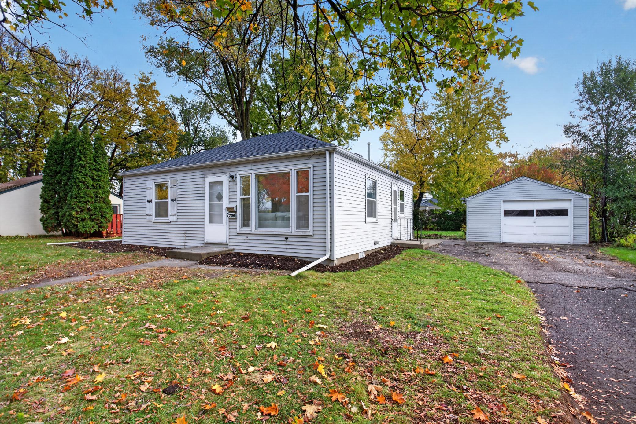 View of Residential at 7209 Queen Avenue, Richfield MN 55423, Richfield (24 of 28) - Mike Wilen | Minnesota Team Real Estate
