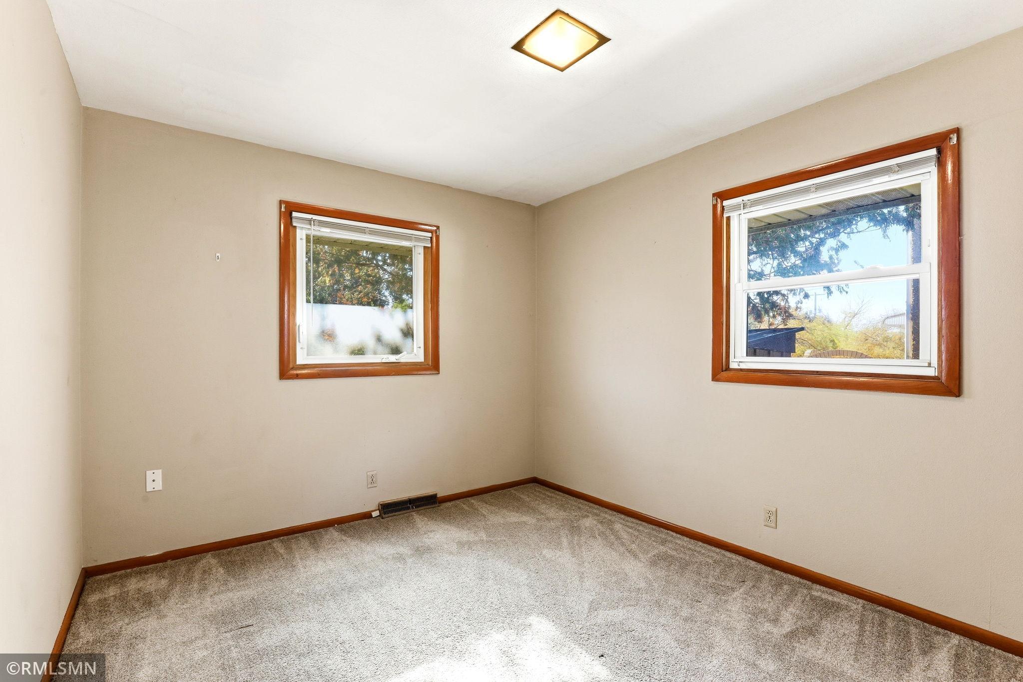 View of Residential Income at 1530 Reaney Avenue, Saint Paul MN 55106, Saint Paul (7 of 11) - Mike Wilen | Minnesota Team Real Estate