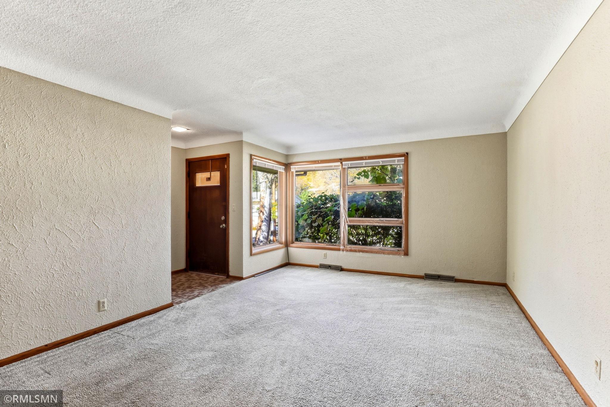 View of Residential Income at 1530 Reaney Avenue, Saint Paul MN 55106, Saint Paul (3 of 11) - Mike Wilen | Minnesota Team Real Estate