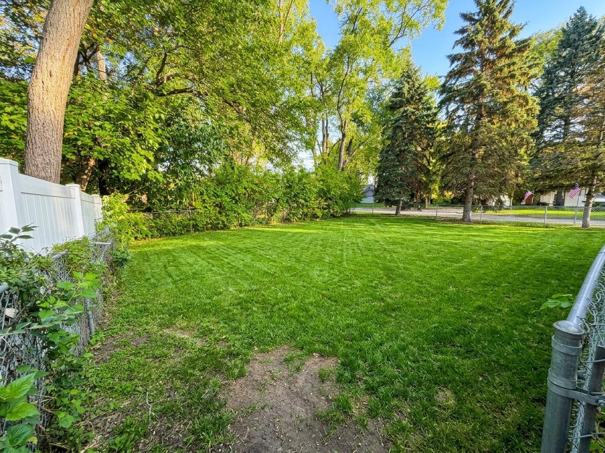 View of Residential at 5000 Zenith Avenue, Brooklyn Center MN 55429, Brooklyn Center (20 of 47) - Mike Wilen | Minnesota Team Real Estate