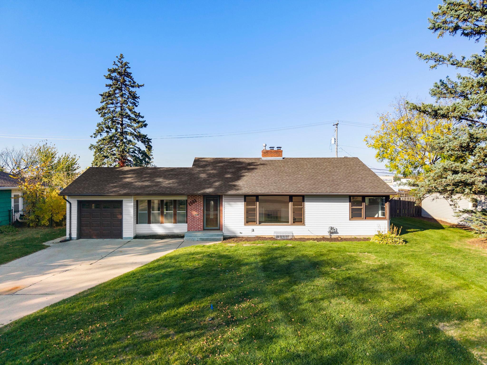 View of Single Family at 1501 Preston Lane, Hopkins - Mike Wilen | Minnesota Team Real Estate