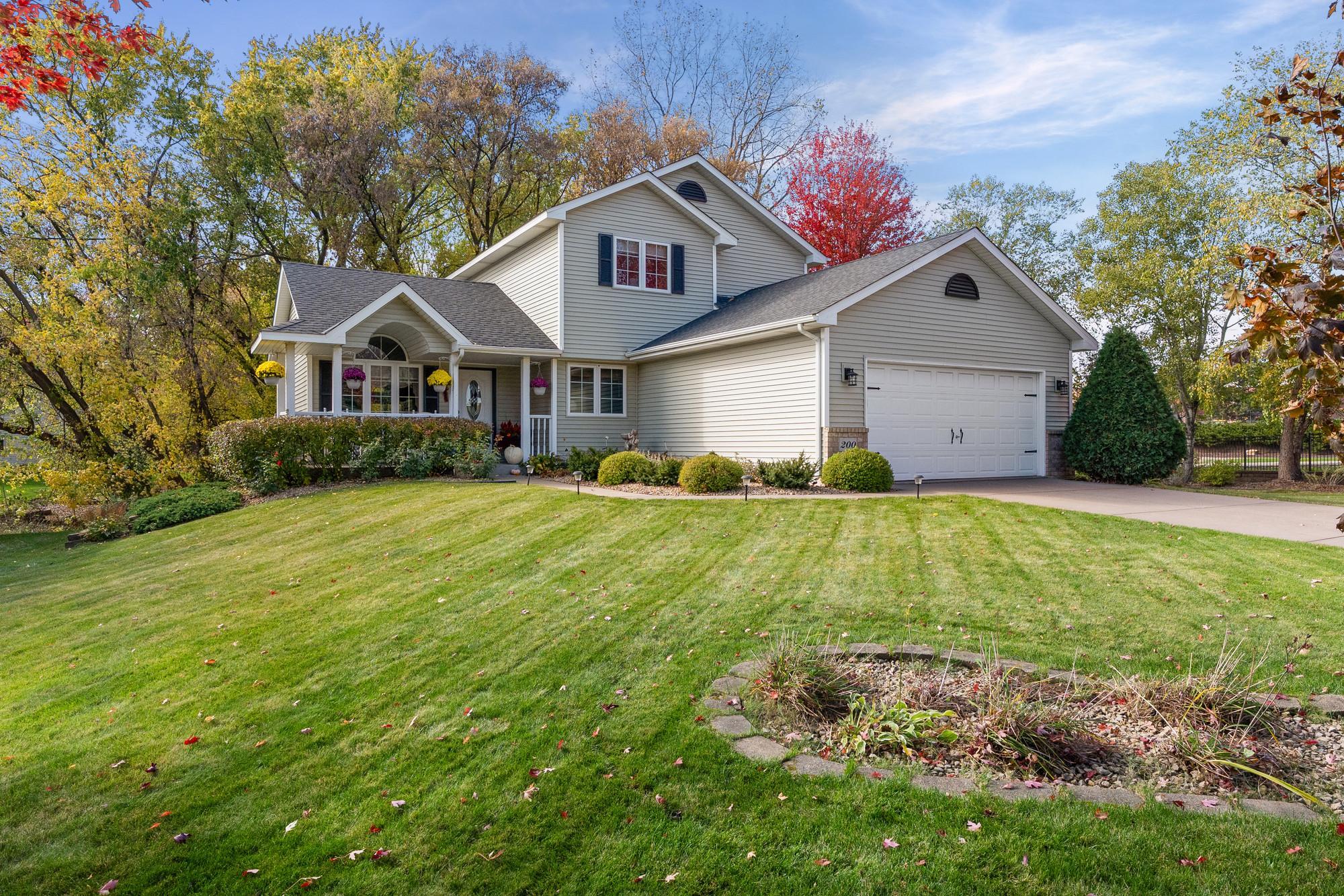 View of Residential at 200 Pendryn Hill Curve, Woodbury MN 55125, Woodbury (3 of 58) - Mike Wilen | Minnesota Team Real Estate