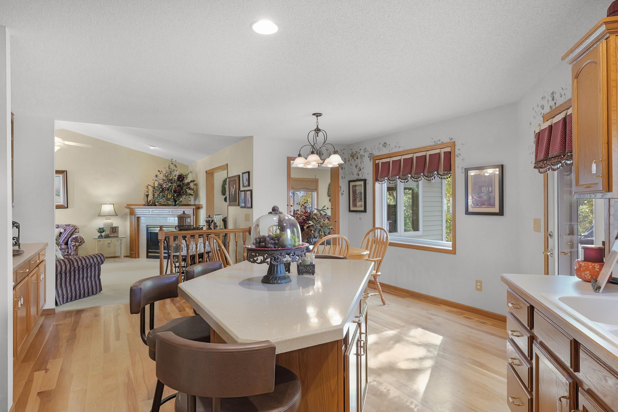 View of Residential at 200 Pendryn Hill Curve, Woodbury MN 55125, Woodbury (22 of 58) - Mike Wilen | Minnesota Team Real Estate