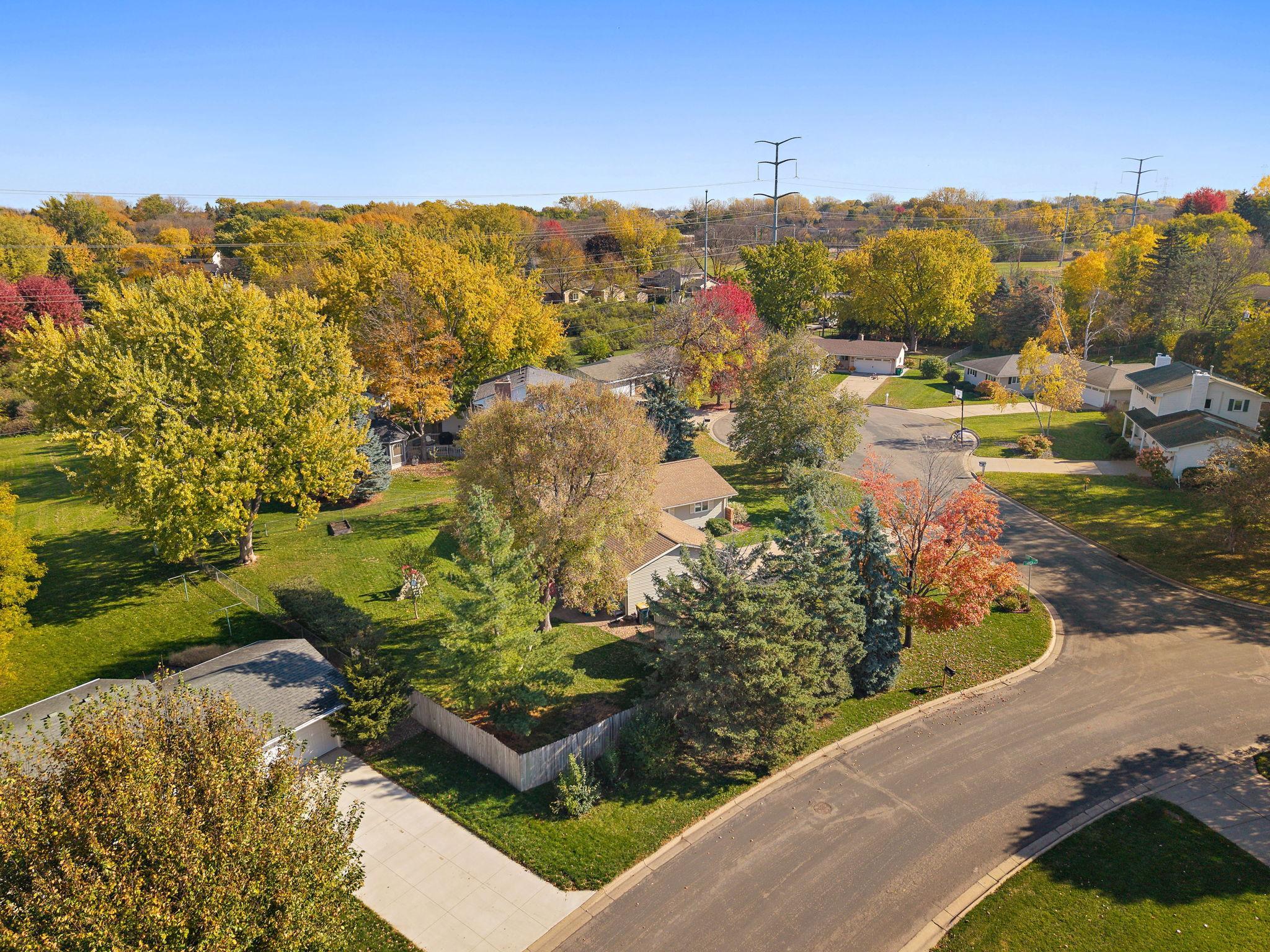 View of Residential at 11209 Carver Court, Burnsville MN 55337, Burnsville (10 of 44) - Mike Wilen | Minnesota Team Real Estate