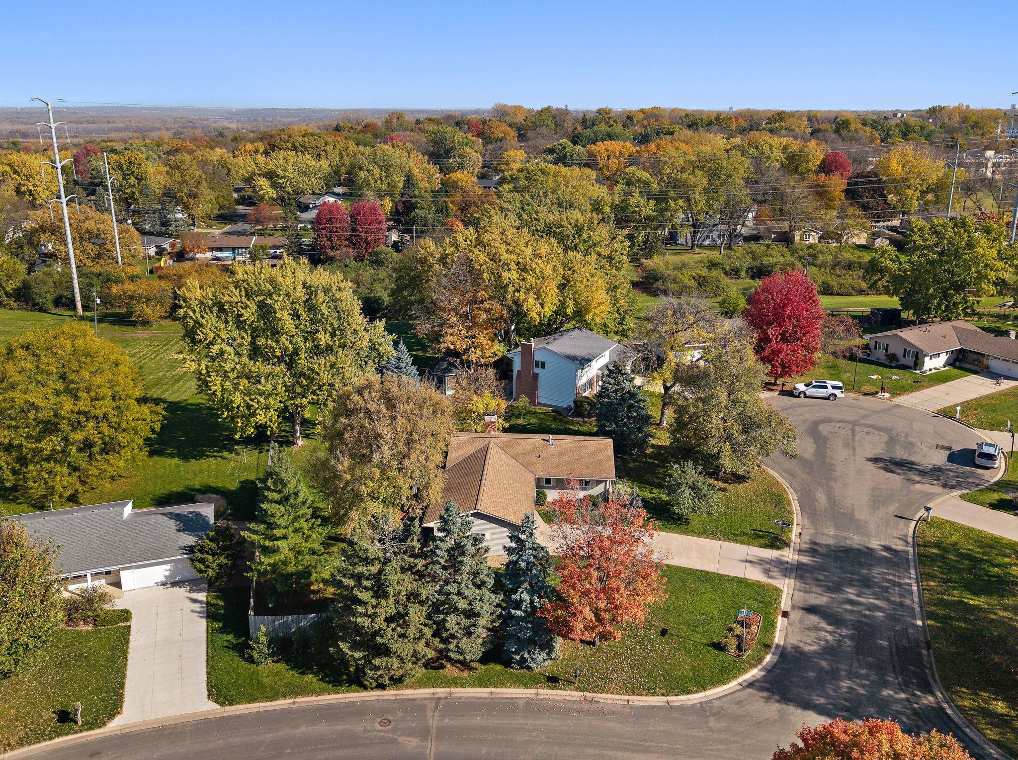 View of Residential at 11209 Carver Court, Burnsville MN 55337, Burnsville (8 of 44) - Mike Wilen | Minnesota Team Real Estate