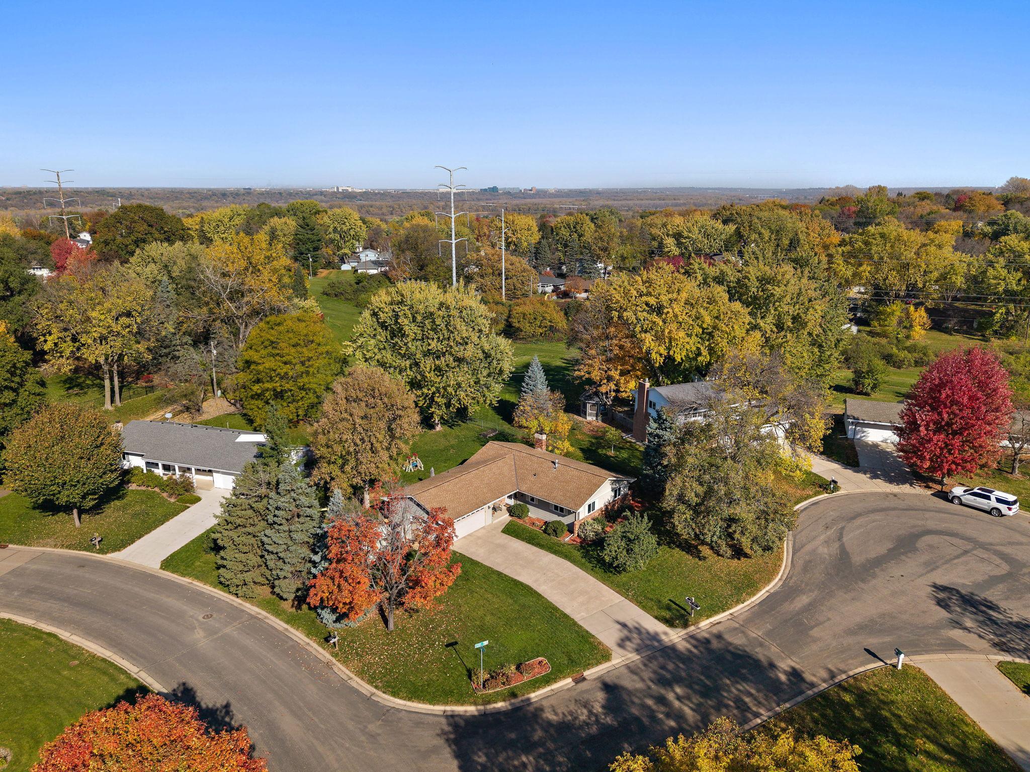 View of Residential at 11209 Carver Court, Burnsville MN 55337, Burnsville (7 of 44) - Mike Wilen | Minnesota Team Real Estate