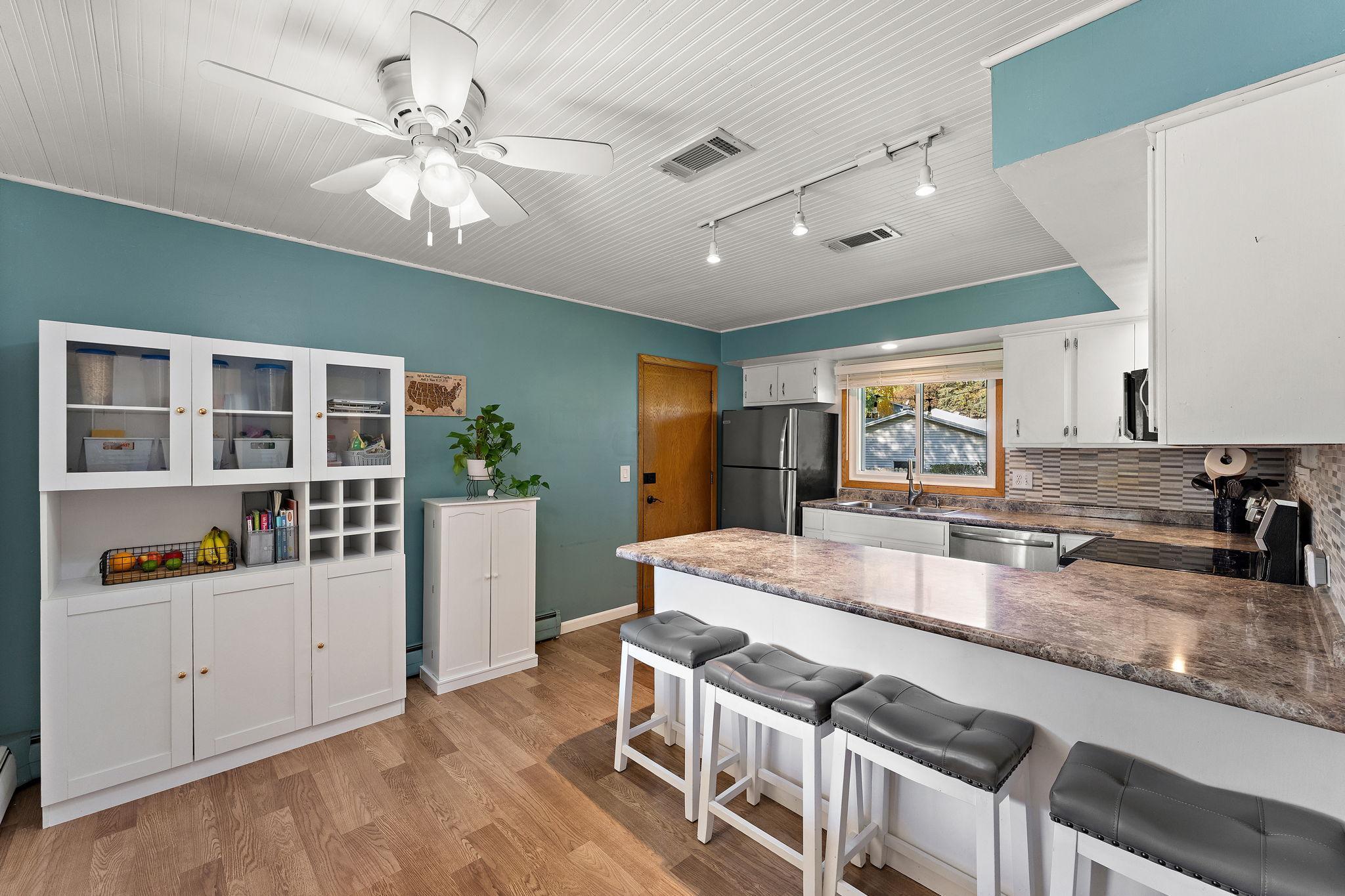 View of Residential at 11209 Carver Court, Burnsville MN 55337, Burnsville (18 of 44) - Mike Wilen | Minnesota Team Real Estate