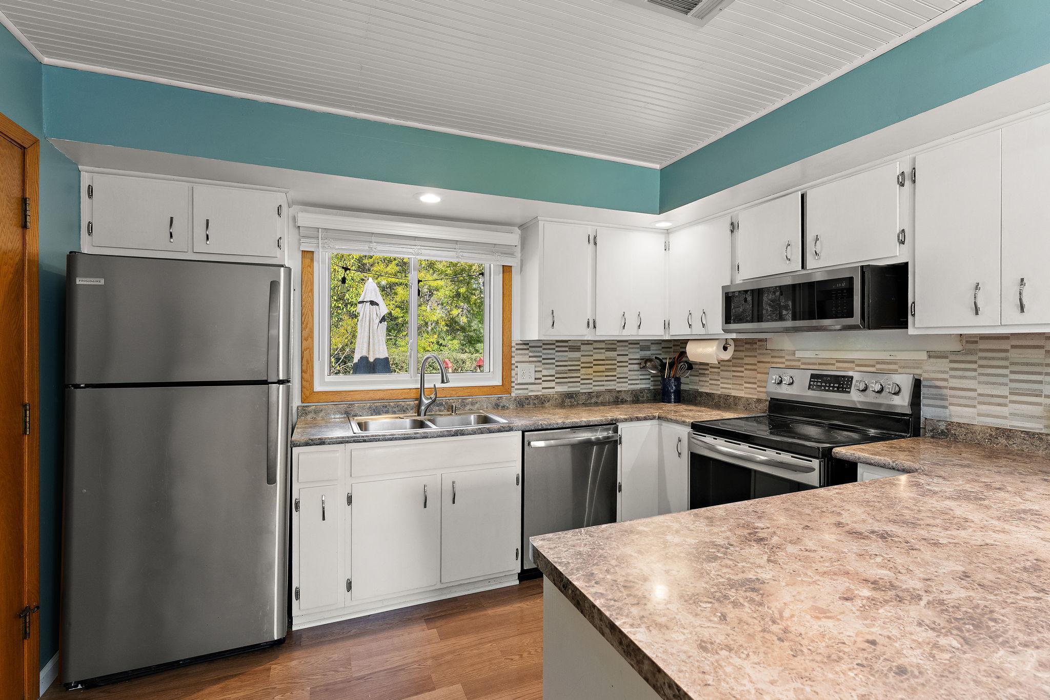 View of Residential at 11209 Carver Court, Burnsville MN 55337, Burnsville (15 of 44) - Mike Wilen | Minnesota Team Real Estate