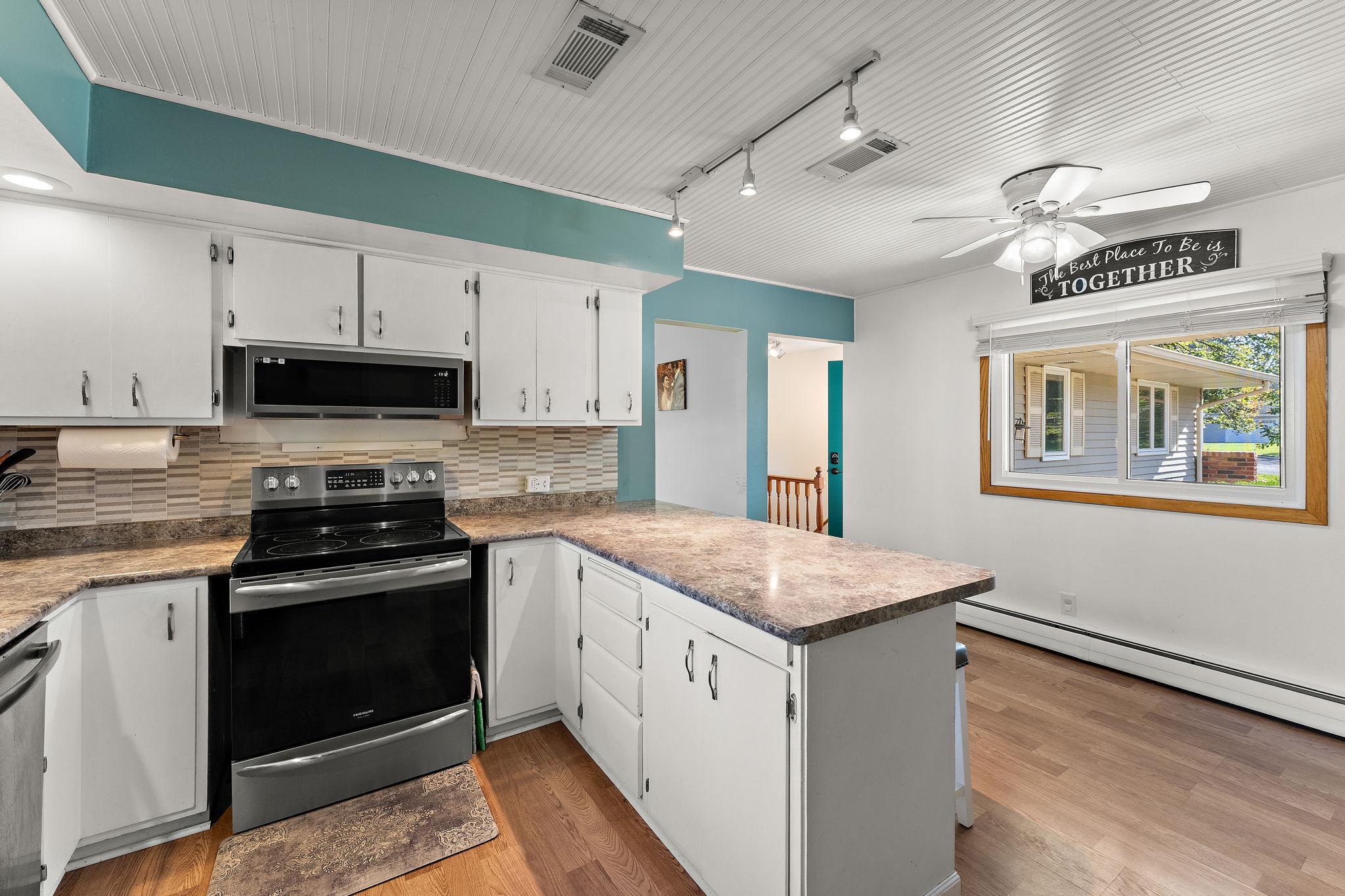 View of Residential at 11209 Carver Court, Burnsville MN 55337, Burnsville (16 of 44) - Mike Wilen | Minnesota Team Real Estate