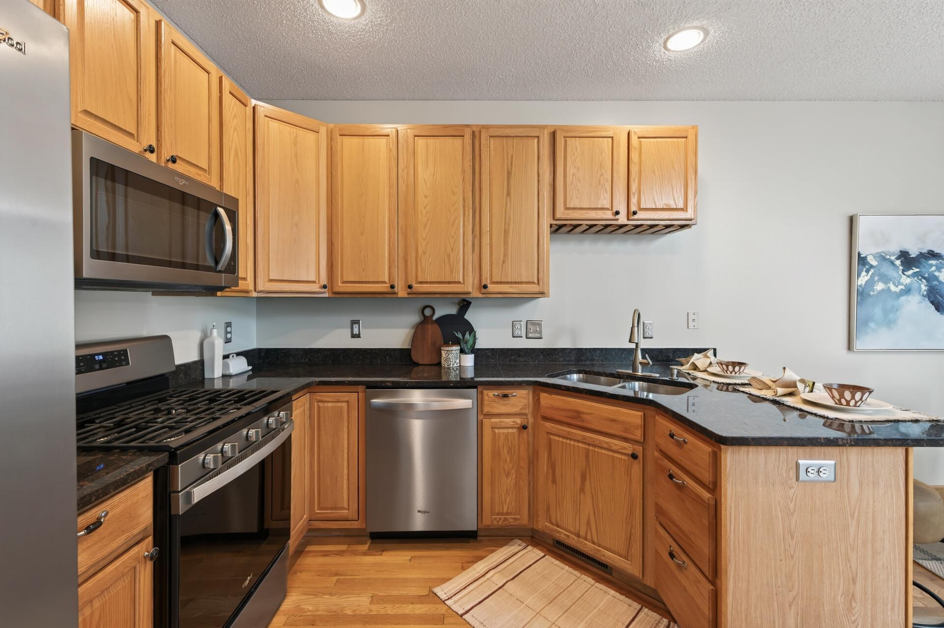 View of Residential at 594 Sutherland Drive, Woodbury MN 55129, Woodbury (11 of 29) - Mike Wilen | Minnesota Team Real Estate