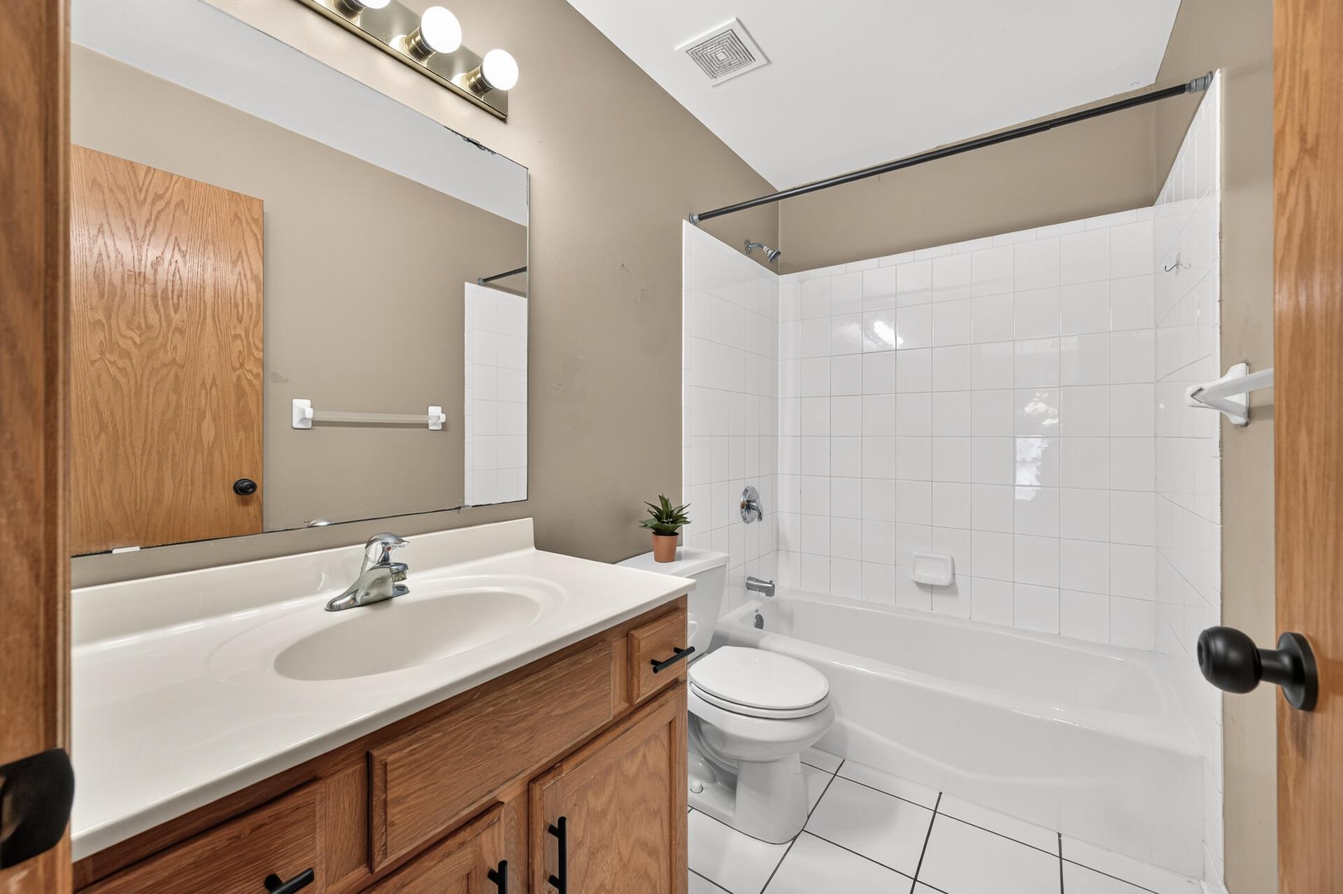 View of Residential at 3014 Sheridan Avenue, Minneapolis MN 55411, Minneapolis (19 of 29) - Mike Wilen | Minnesota Team Real Estate