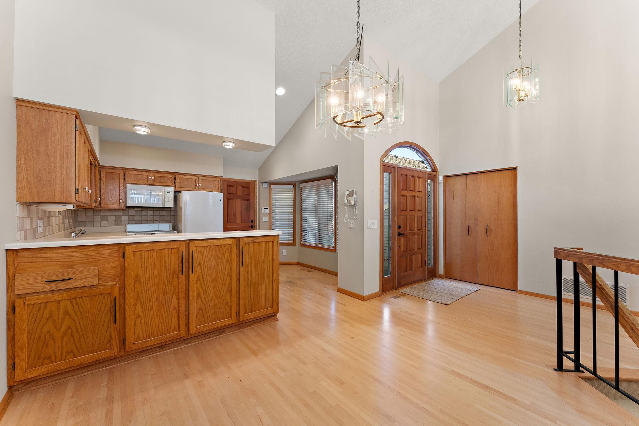 View of Residential at 11113 Hyland Terrace, Eden Prairie MN 55344, Eden Prairie (17 of 38) - Mike Wilen | Minnesota Team Real Estate