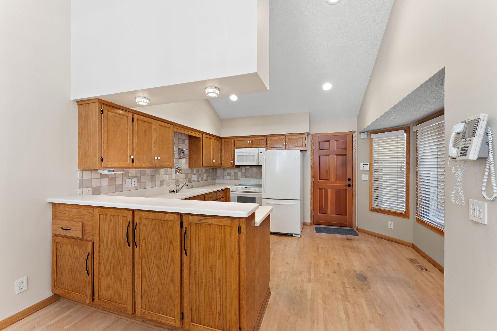 View of Residential at 11113 Hyland Terrace, Eden Prairie MN 55344, Eden Prairie (11 of 38) - Mike Wilen | Minnesota Team Real Estate
