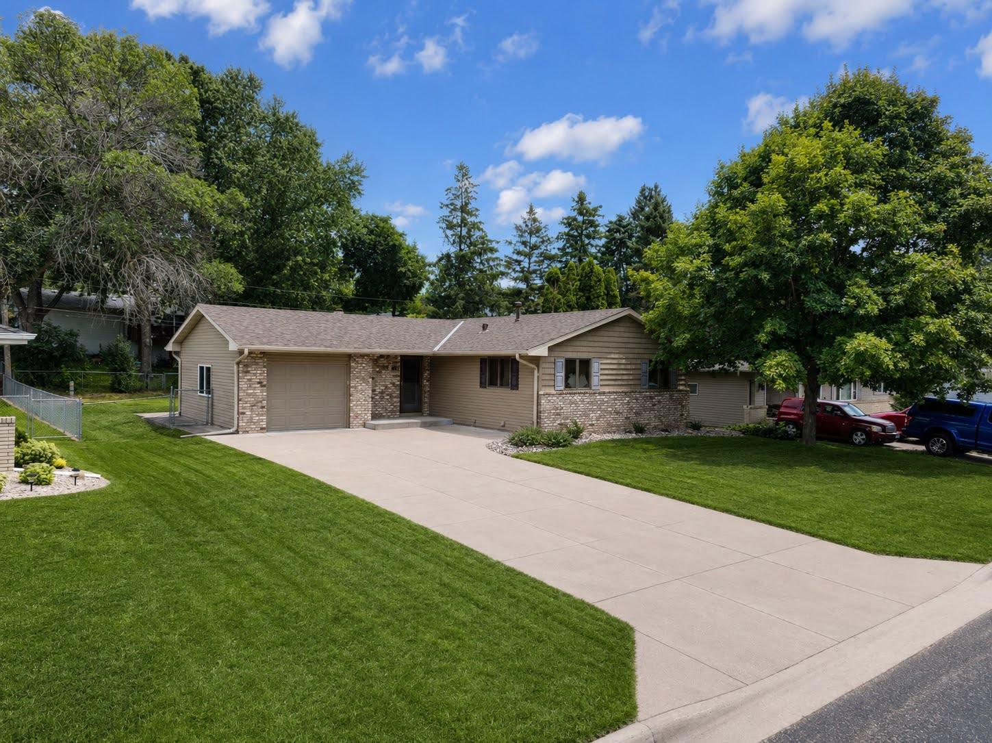View of Residential at 1381 Woodhill Drive, Woodbury MN 55125, Woodbury (33 of 35) - Mike Wilen | Minnesota Team Real Estate