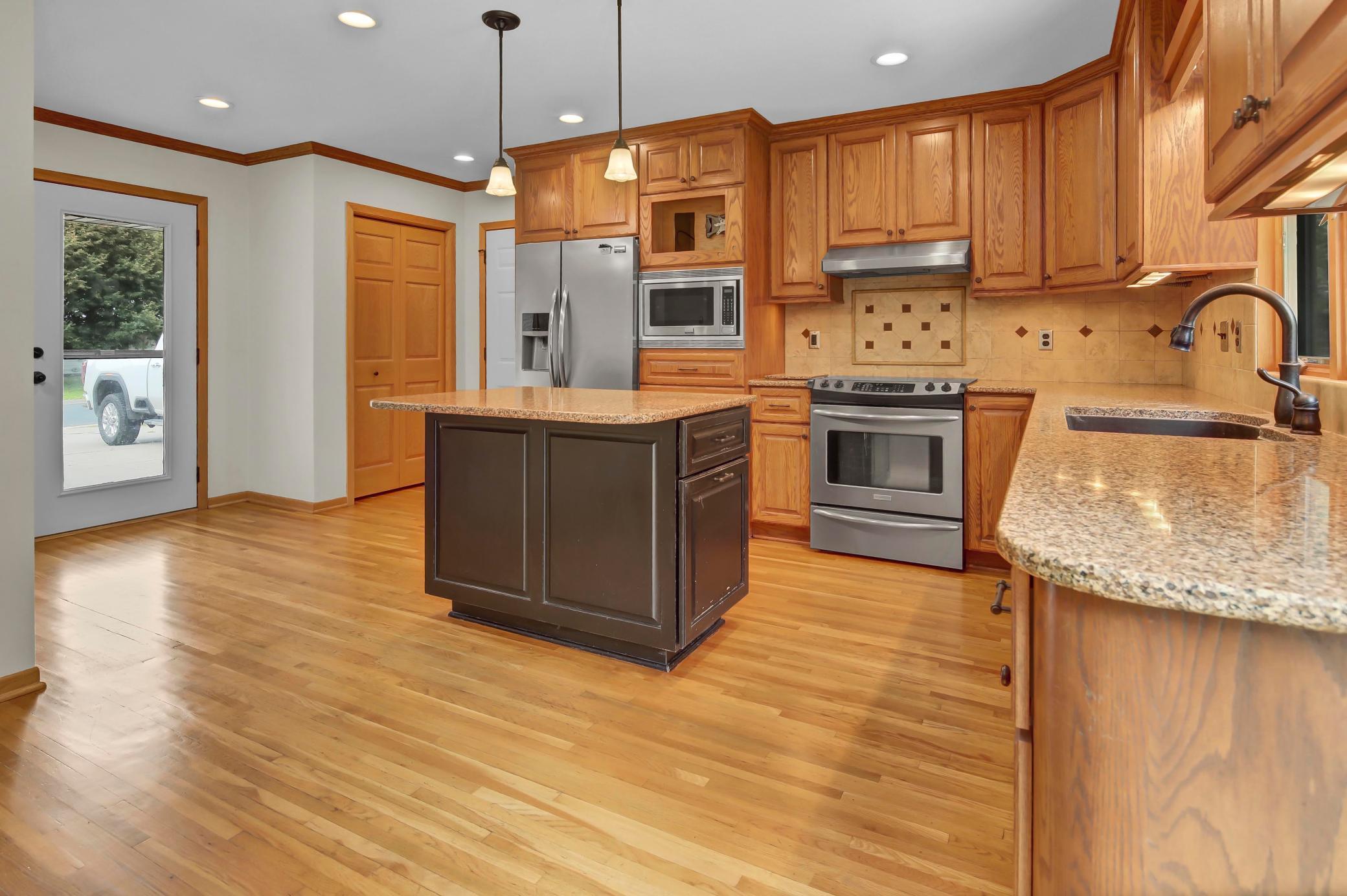 View of Residential at 1381 Woodhill Drive, Woodbury MN 55125, Woodbury (8 of 35) - Mike Wilen | Minnesota Team Real Estate