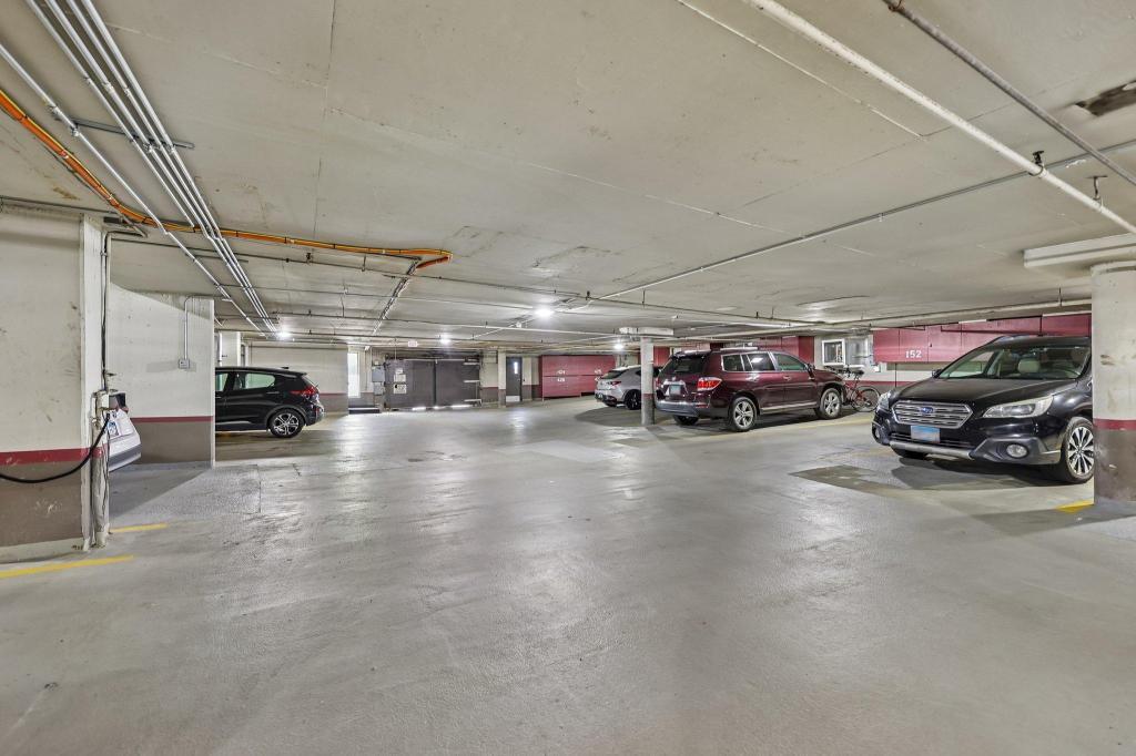 View of Residential at 410 Groveland Avenue #305, Minneapolis MN 55403, Minneapolis (35 of 40) - Mike Wilen | Minnesota Team Real Estate