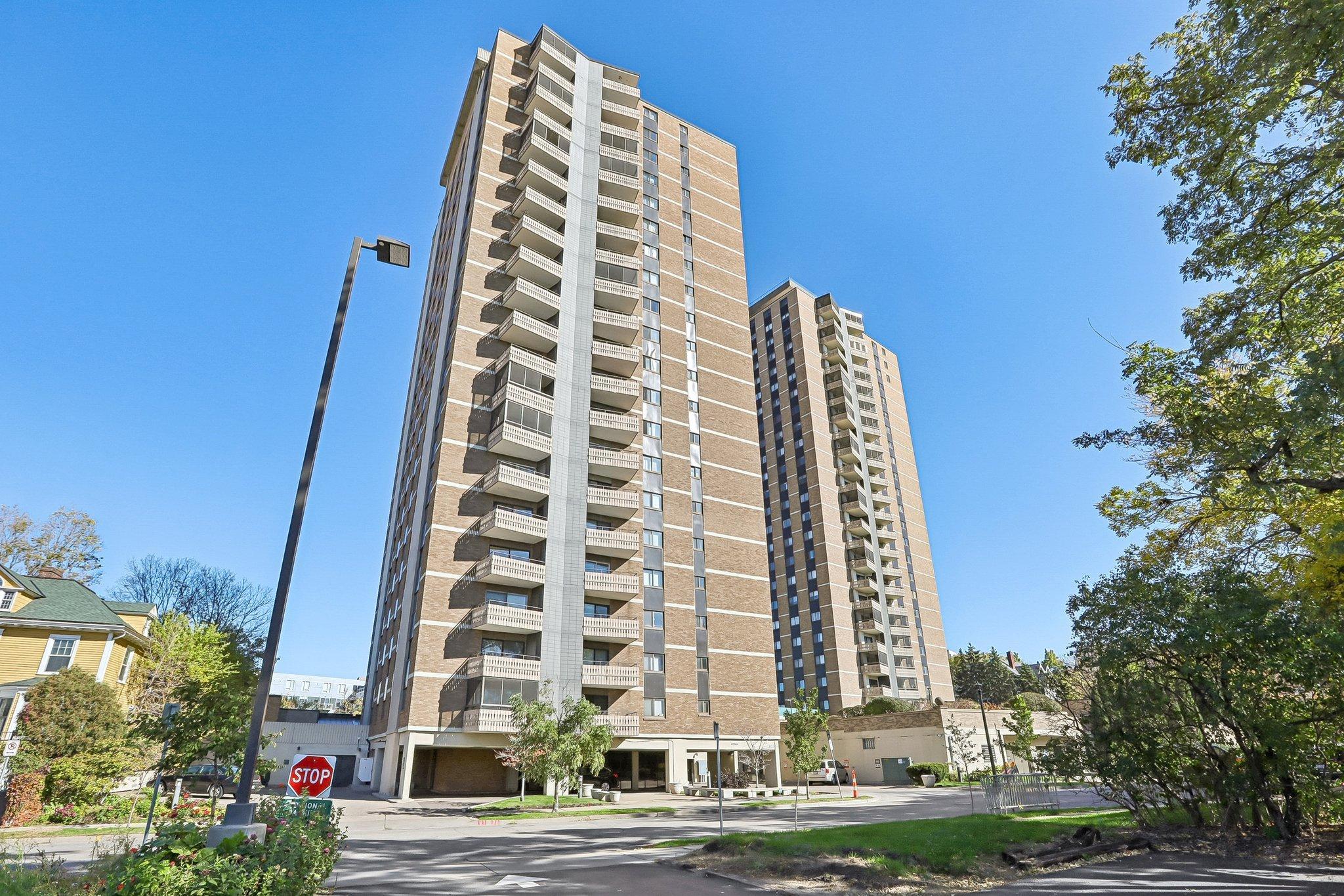 View of Residential at 410 Groveland Avenue #305, Minneapolis MN 55403, Minneapolis (38 of 40) - Mike Wilen | Minnesota Team Real Estate