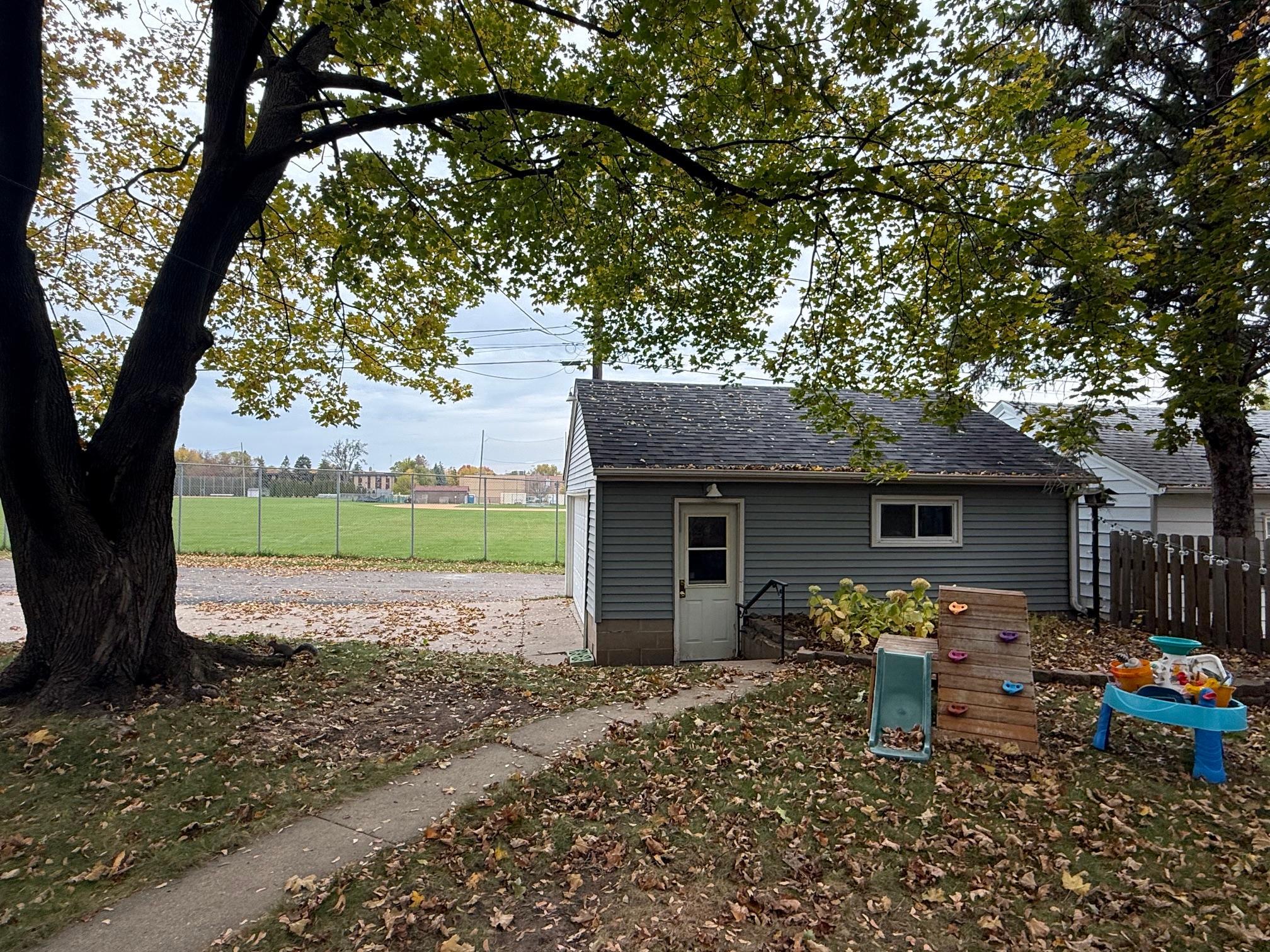 View of Residential at 1411 Hartford Avenue, Saint Paul MN 55116, Saint Paul (10 of 11) - Mike Wilen | Minnesota Team Real Estate