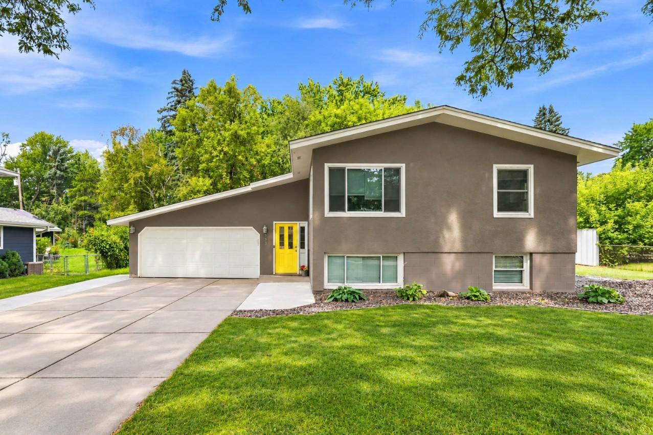 View of Residential at 933 Island Lake Avenue, Shoreview MN 55126, Shoreview (3 of 30) - Mike Wilen | Minnesota Team Real Estate