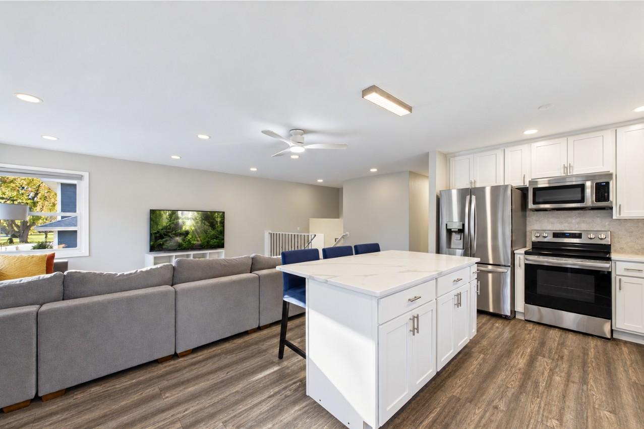 View of Residential at 933 Island Lake Avenue, Shoreview MN 55126, Shoreview (10 of 30) - Mike Wilen | Minnesota Team Real Estate