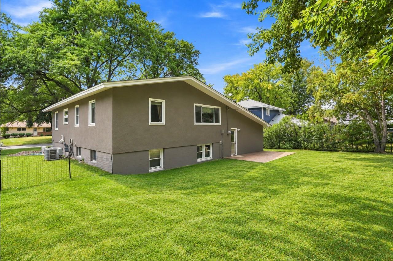 View of Residential at 933 Island Lake Avenue, Shoreview MN 55126, Shoreview (5 of 30) - Mike Wilen | Minnesota Team Real Estate