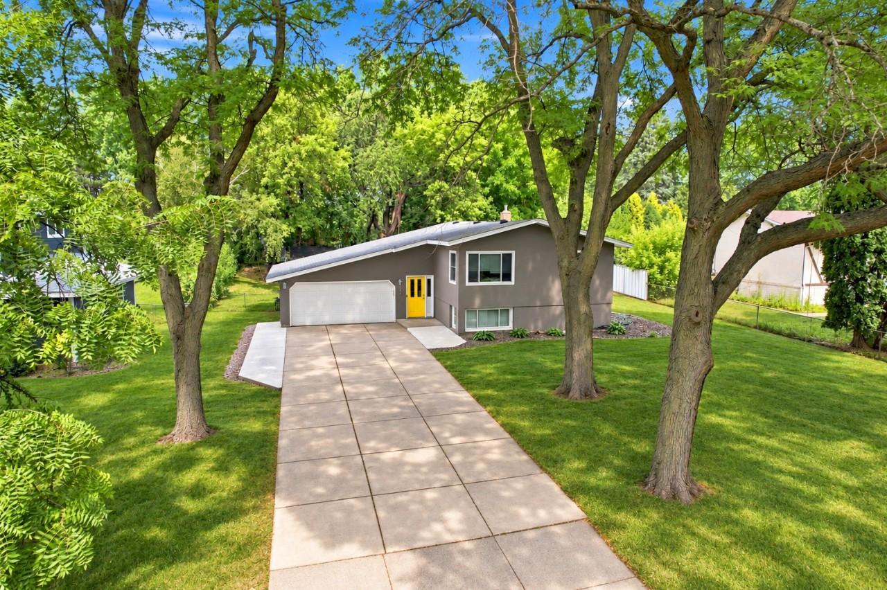 View of Single Family at 933 Island Lake Avenue, Shoreview - Mike Wilen | Minnesota Team Real Estate