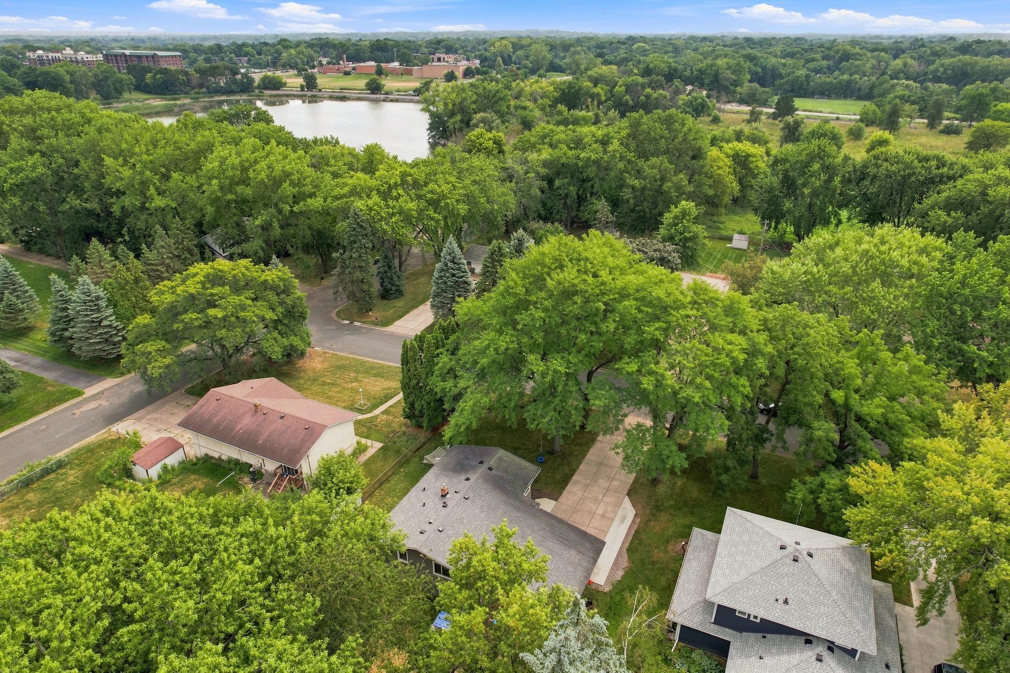 View of Residential at 933 Island Lake Avenue, Shoreview MN 55126, Shoreview (26 of 30) - Mike Wilen | Minnesota Team Real Estate