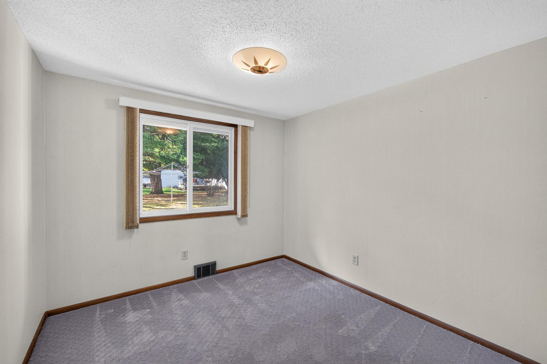 View of Residential at 2621 Mcknight Road, North Saint Paul MN 55109, North Saint Paul (19 of 30) - Mike Wilen | Minnesota Team Real Estate