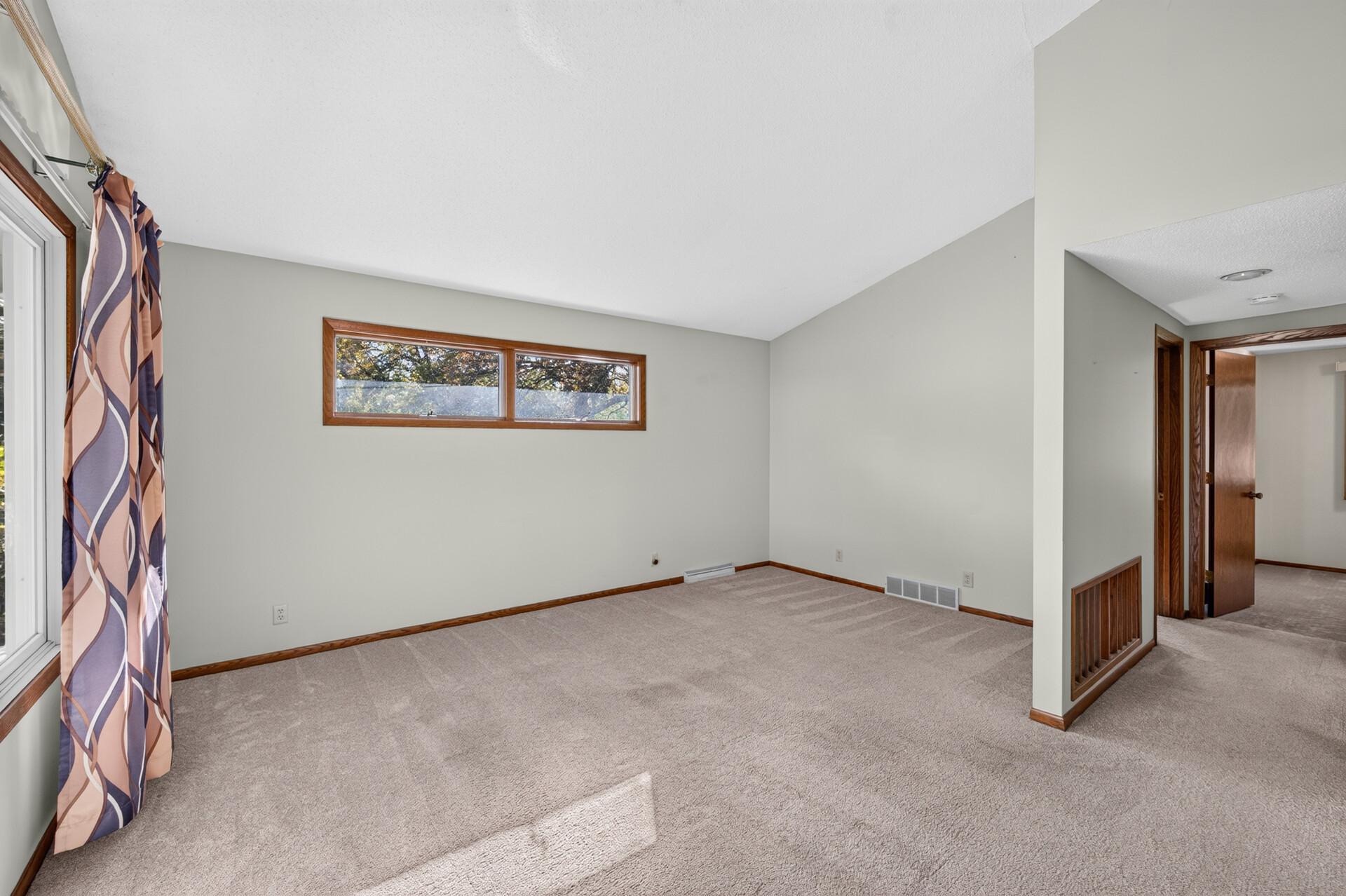View of Residential at 2621 Mcknight Road, North Saint Paul MN 55109, North Saint Paul (14 of 30) - Mike Wilen | Minnesota Team Real Estate