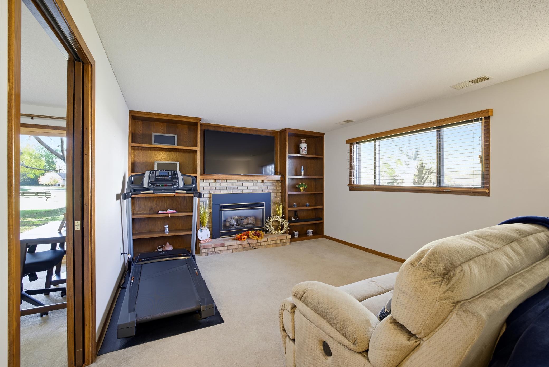 View of Residential at 5593 Donegal Drive, Shoreview MN 55126, Shoreview (23 of 27) - Mike Wilen | Minnesota Team Real Estate