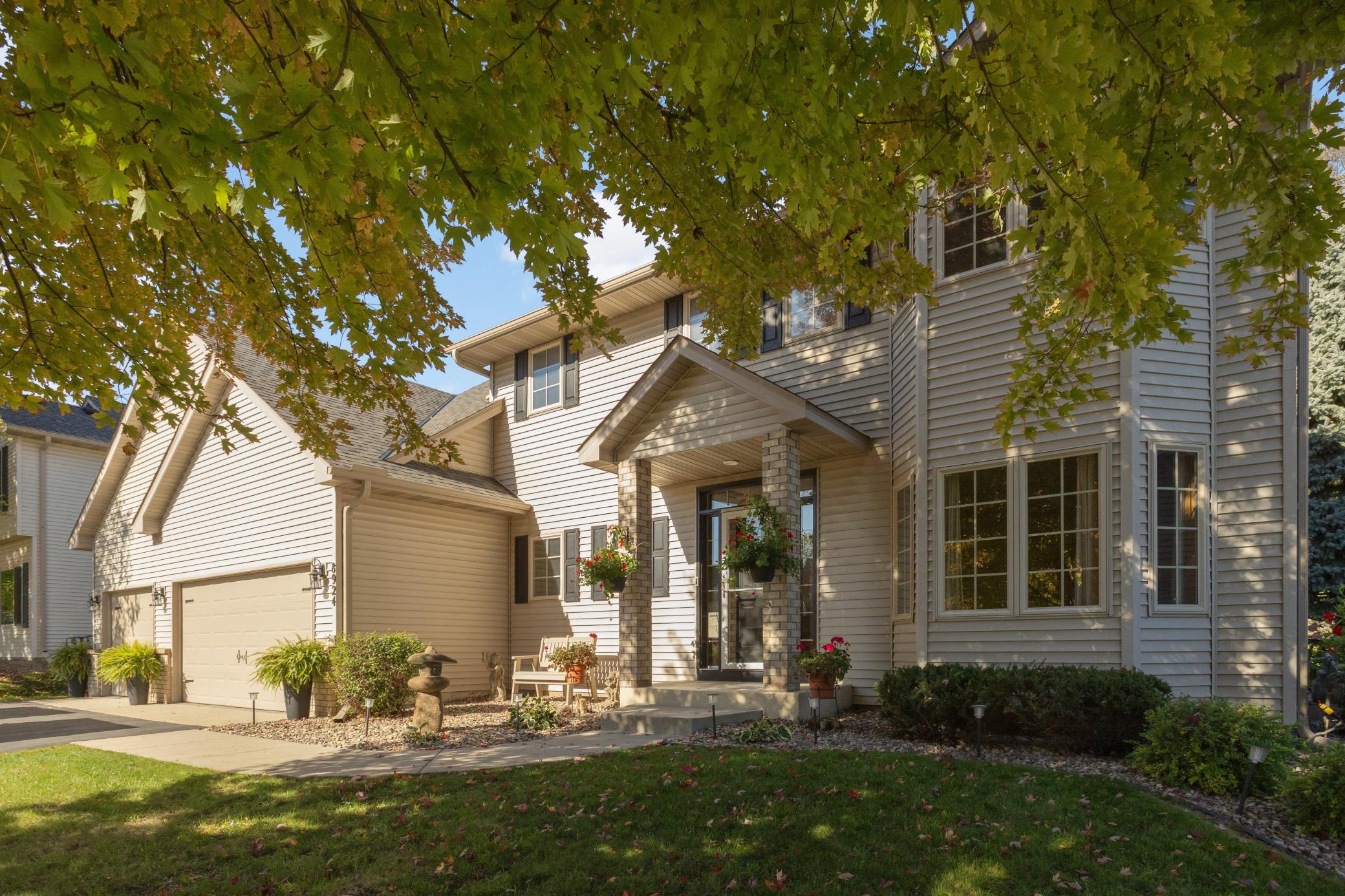 View of Residential at 8924 Heatherton Ridge Drive, Savage MN 55378, Savage (2 of 53) - Mike Wilen | Minnesota Team Real Estate